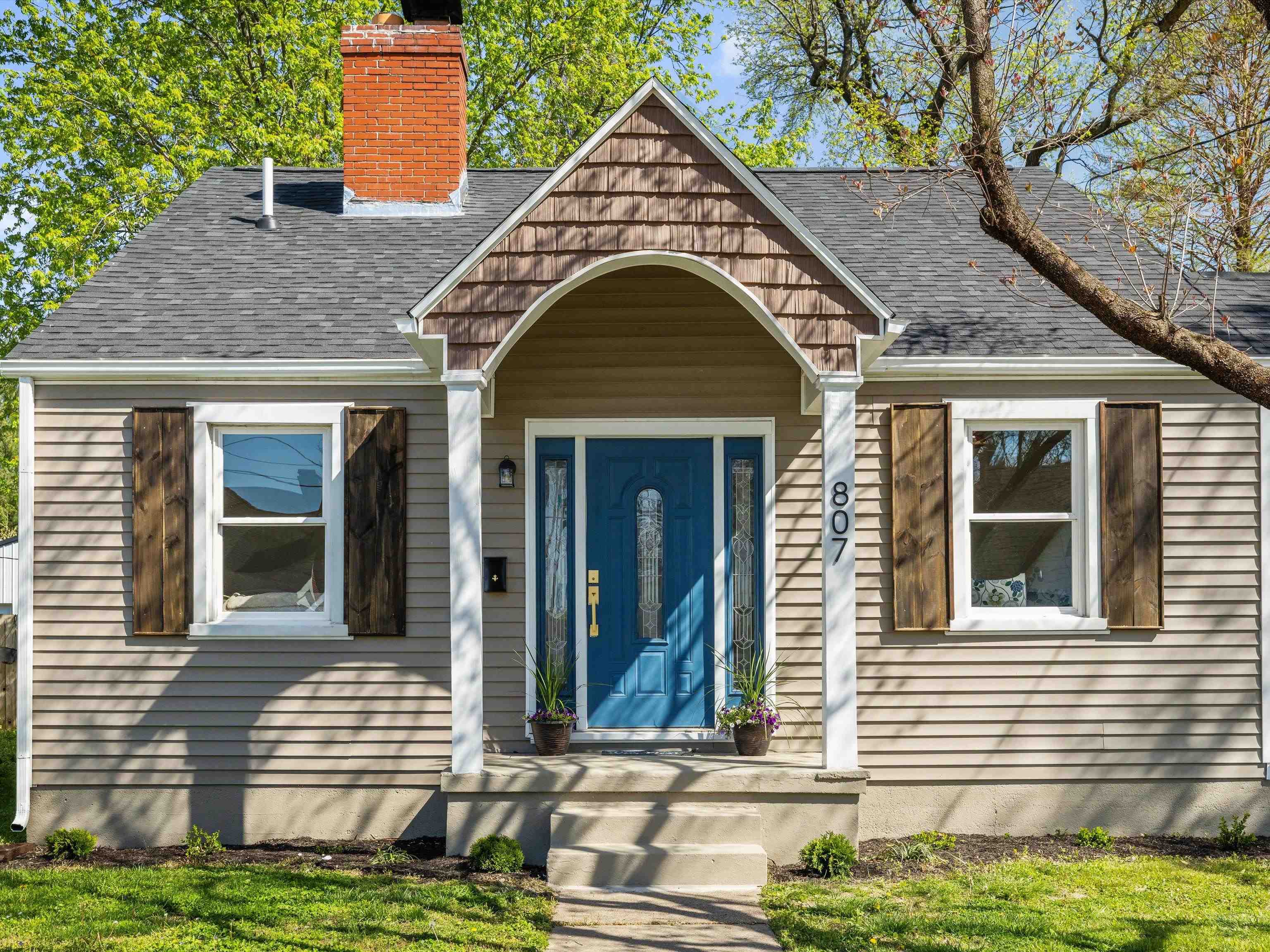 807 East 21st, Owensboro, Kentucky 42303, 3 Bedrooms Bedrooms, ,2 BathroomsBathrooms,Single Family Residence,For Sale,East 21st,91971