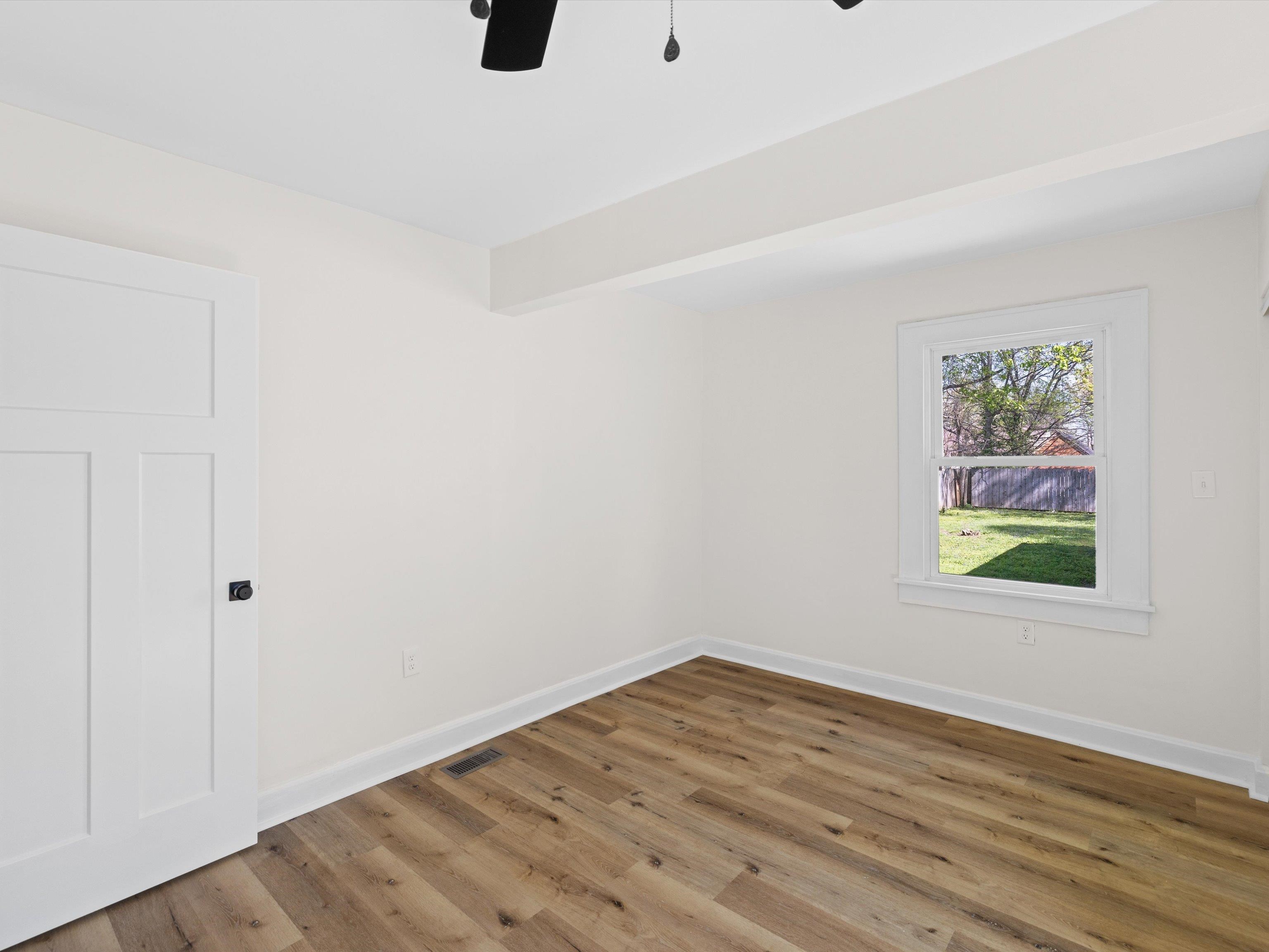 807 East 21st, Owensboro, Kentucky 42303, 3 Bedrooms Bedrooms, ,2 BathroomsBathrooms,Single Family Residence,For Sale,East 21st,91971