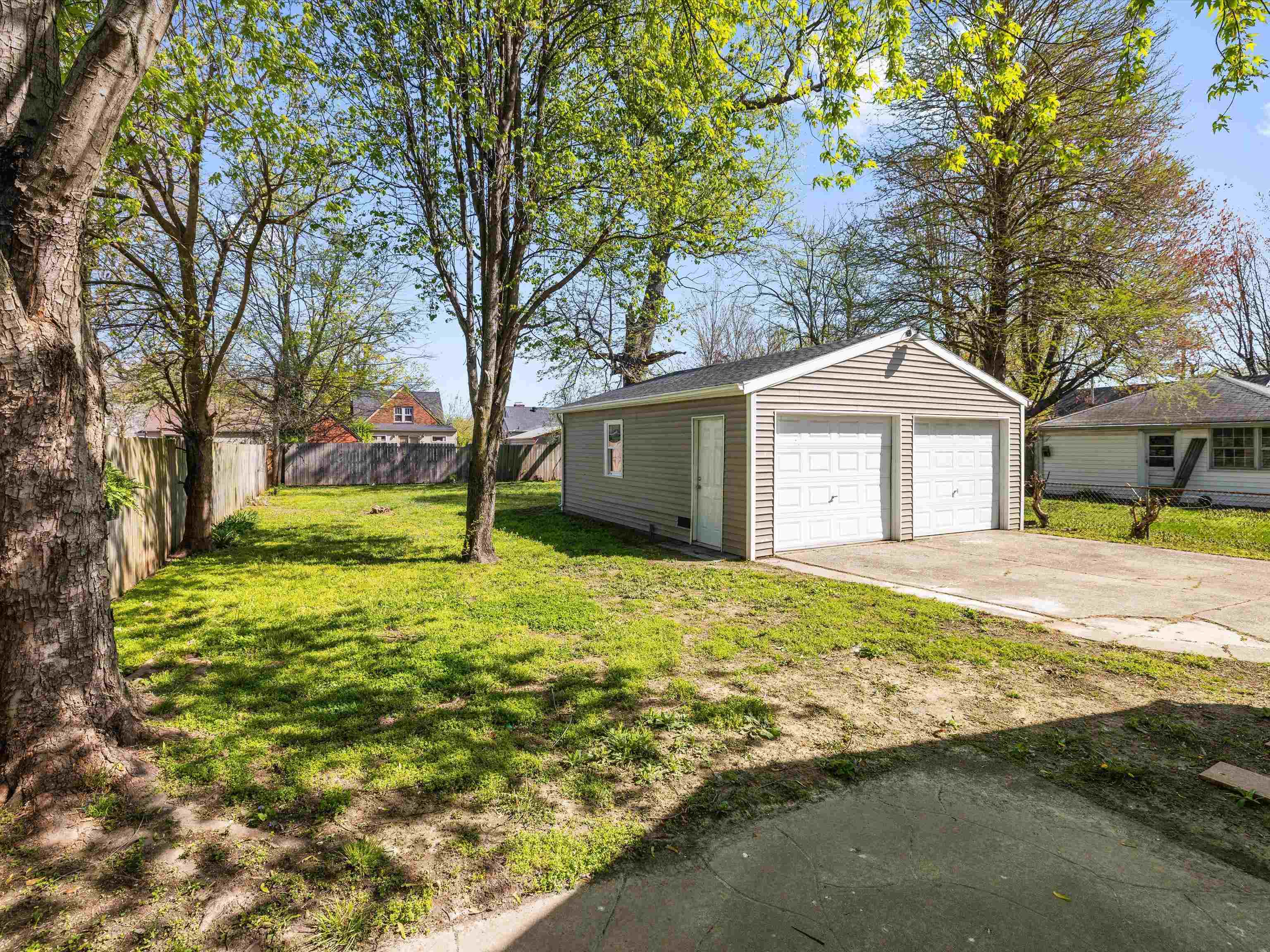 807 East 21st, Owensboro, Kentucky 42303, 3 Bedrooms Bedrooms, ,2 BathroomsBathrooms,Single Family Residence,For Sale,East 21st,91971