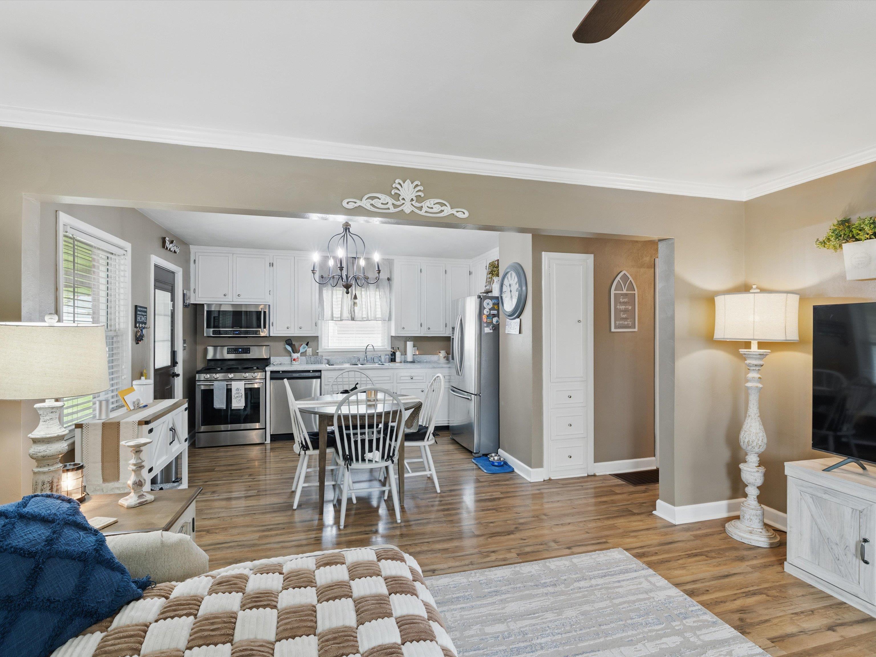 1138 Avondale Road, Owensboro, Kentucky 42303, 4 Bedrooms Bedrooms, ,1 BathroomBathrooms,Single Family Residence,For Sale,Avondale Road,91973
