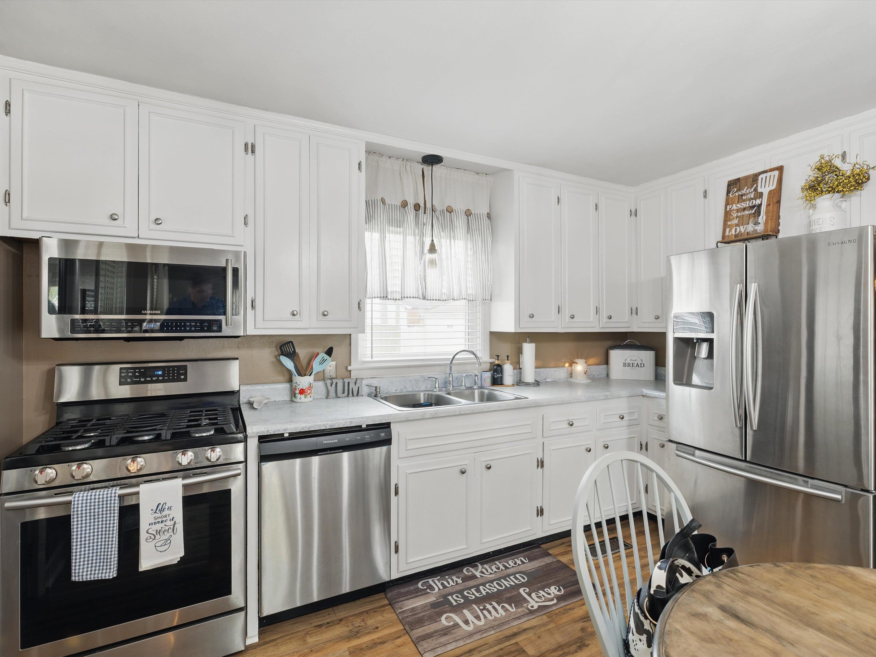 1138 Avondale Road, Owensboro, Kentucky 42303, 4 Bedrooms Bedrooms, ,1 BathroomBathrooms,Single Family Residence,For Sale,Avondale Road,91973