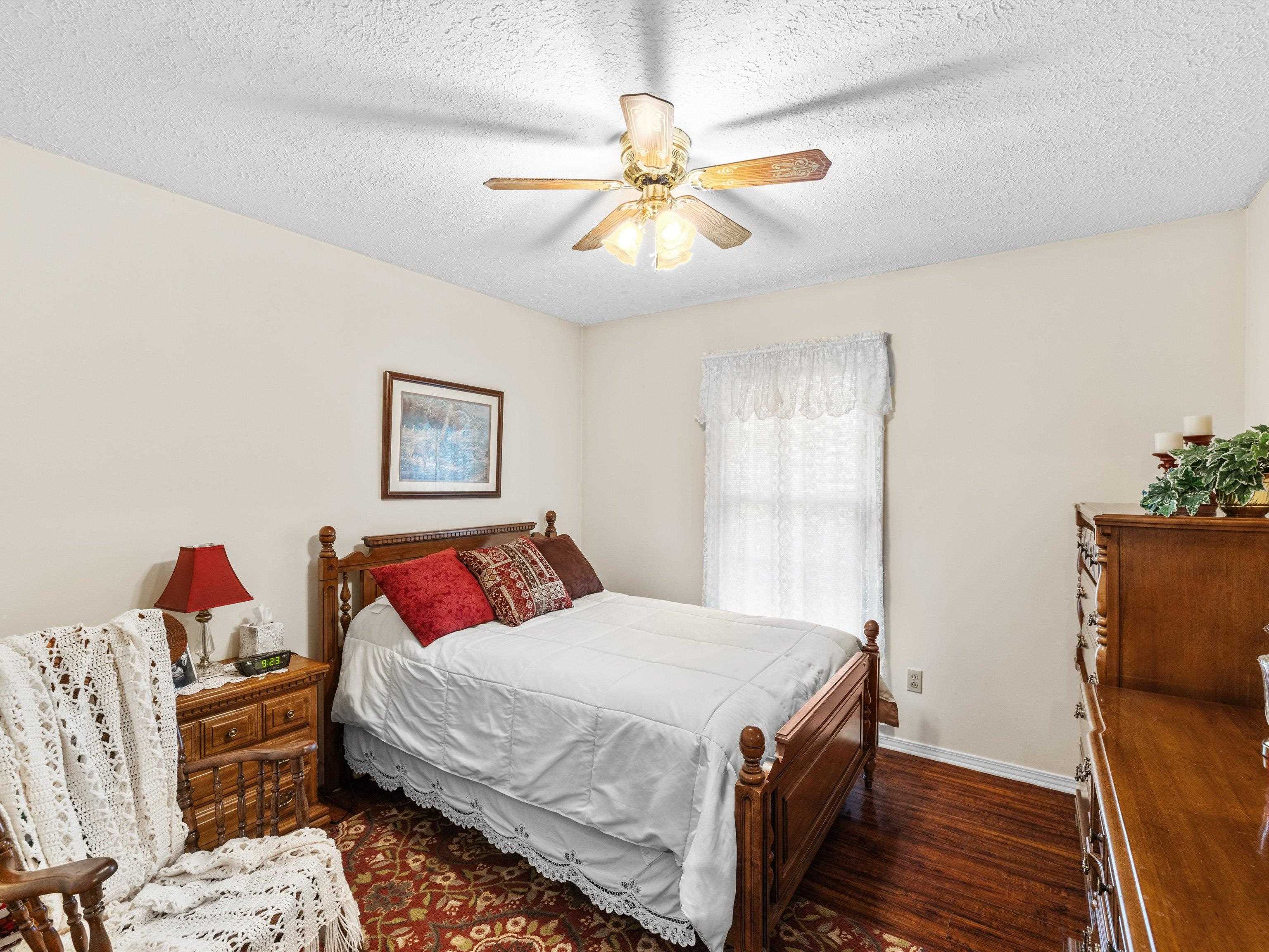 2330 Southeastern Parkway, Owensboro, Kentucky 42303, 3 Bedrooms Bedrooms, ,2 BathroomsBathrooms,Single Family Residence,For Sale,Southeastern Parkway,91976