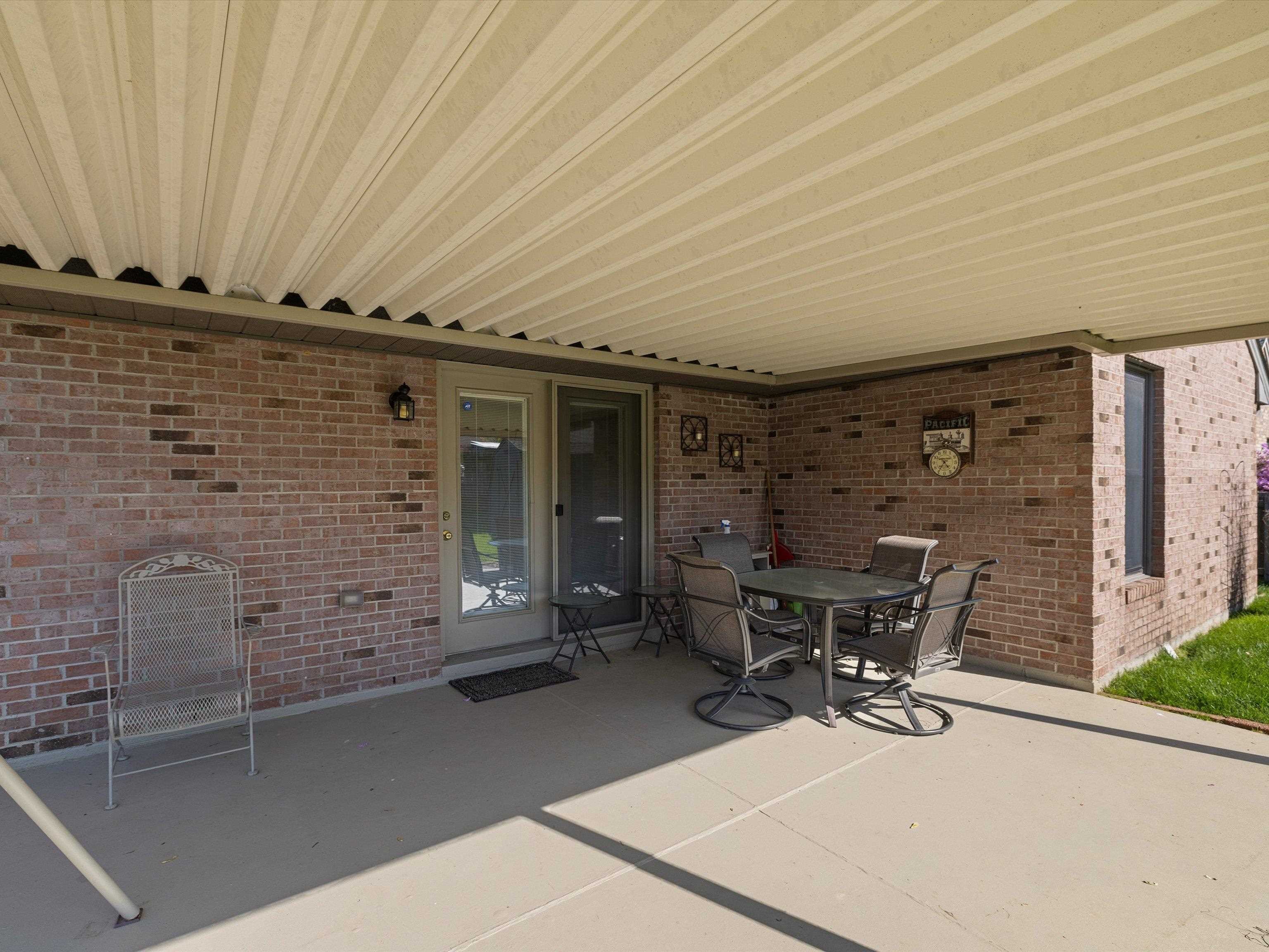2330 Southeastern Parkway, Owensboro, Kentucky 42303, 3 Bedrooms Bedrooms, ,2 BathroomsBathrooms,Single Family Residence,For Sale,Southeastern Parkway,91976