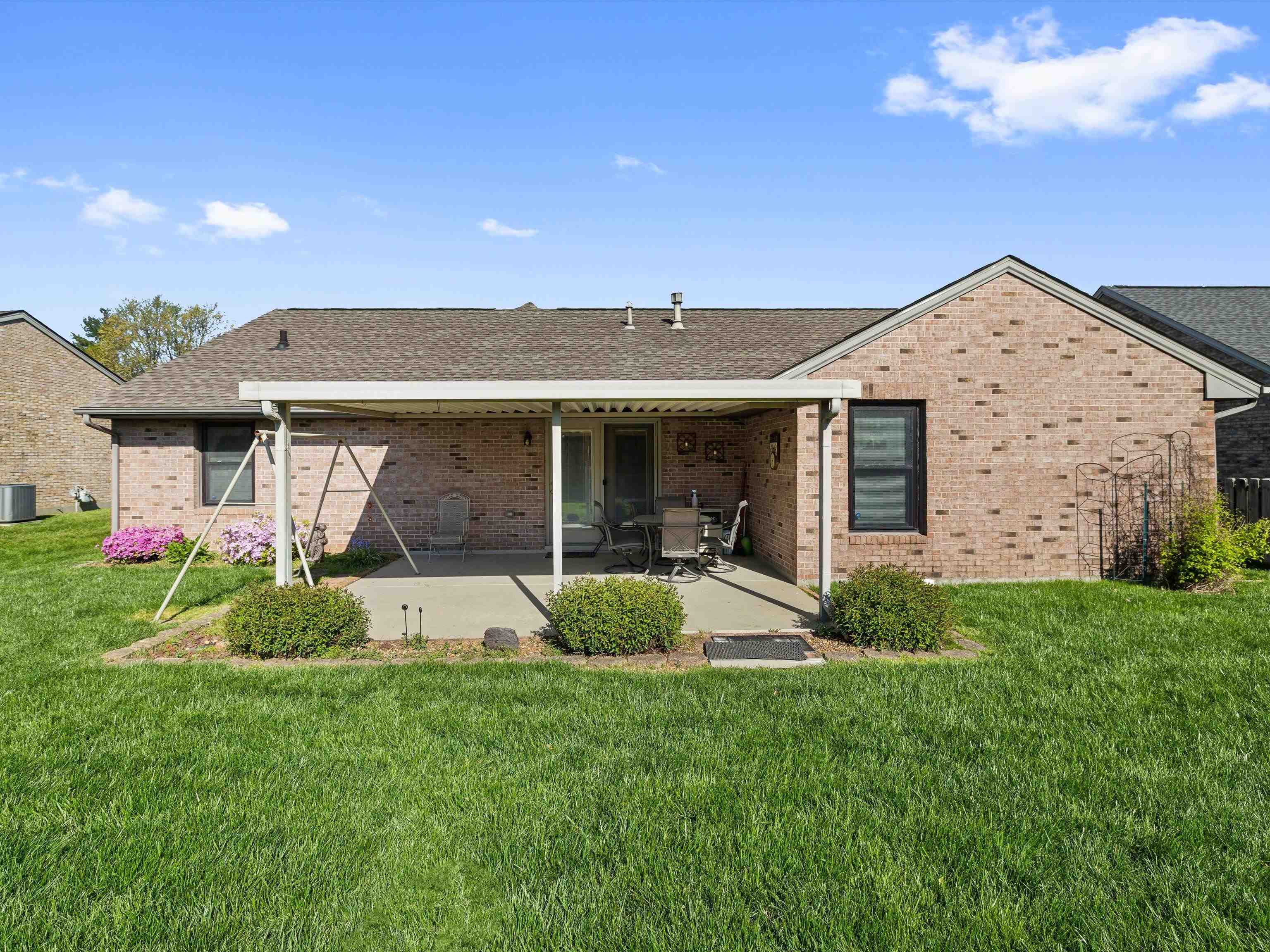2330 Southeastern Parkway, Owensboro, Kentucky 42303, 3 Bedrooms Bedrooms, ,2 BathroomsBathrooms,Single Family Residence,For Sale,Southeastern Parkway,91976