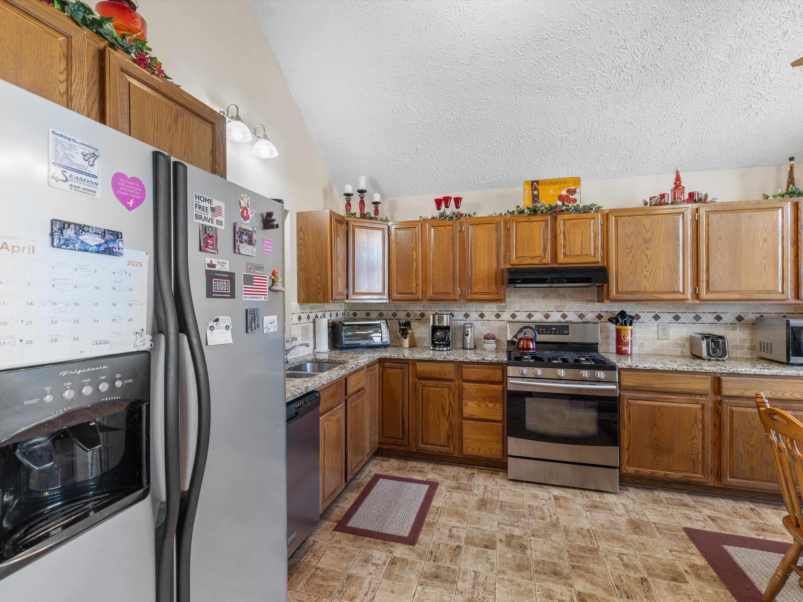 2330 Southeastern Parkway, Owensboro, Kentucky 42303, 3 Bedrooms Bedrooms, ,2 BathroomsBathrooms,Single Family Residence,For Sale,Southeastern Parkway,91976