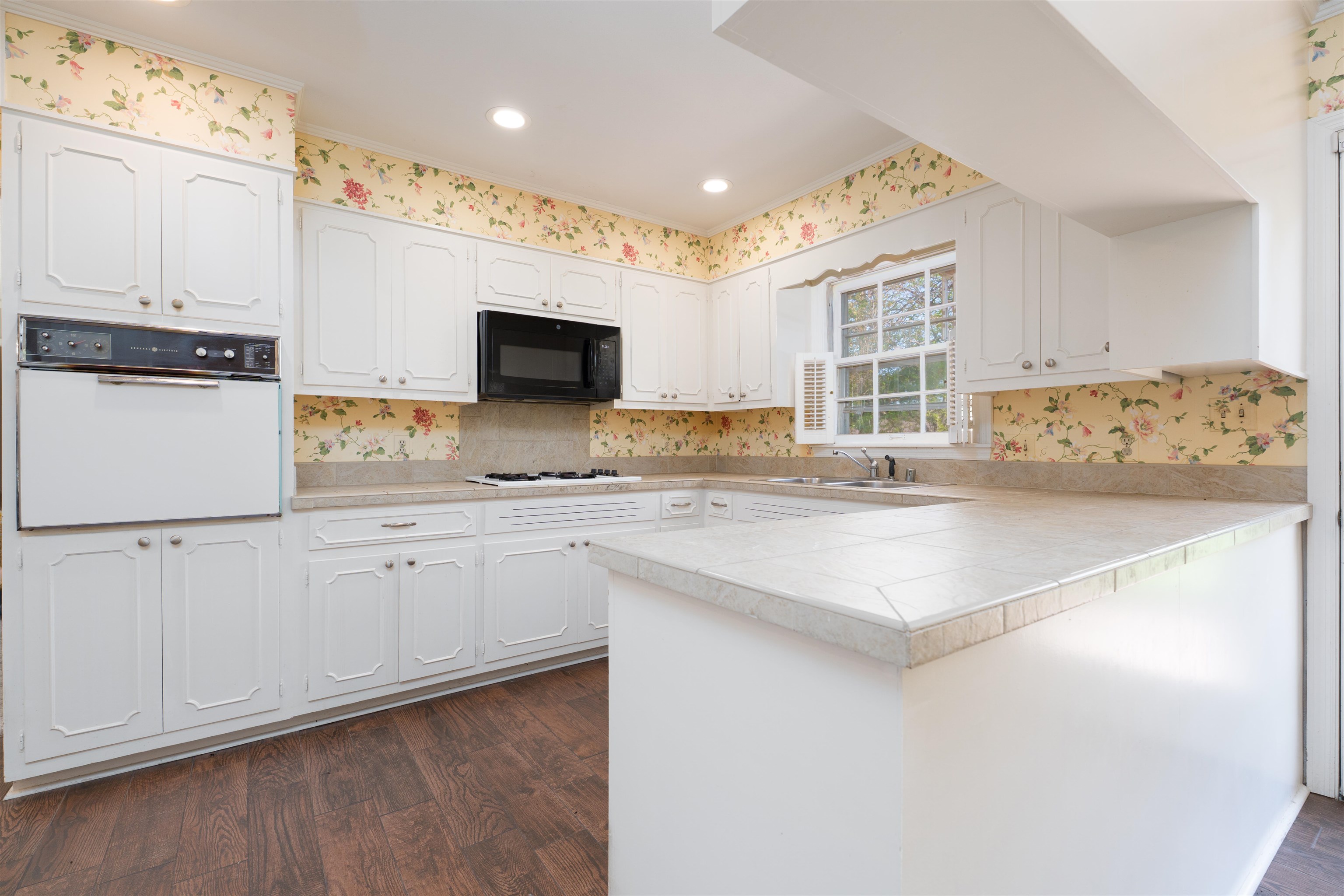 1516 Avon Place, Owensboro, Kentucky 42301, 3 Bedrooms Bedrooms, ,2 BathroomsBathrooms,Single Family Residence,For Sale,Avon Place,91978