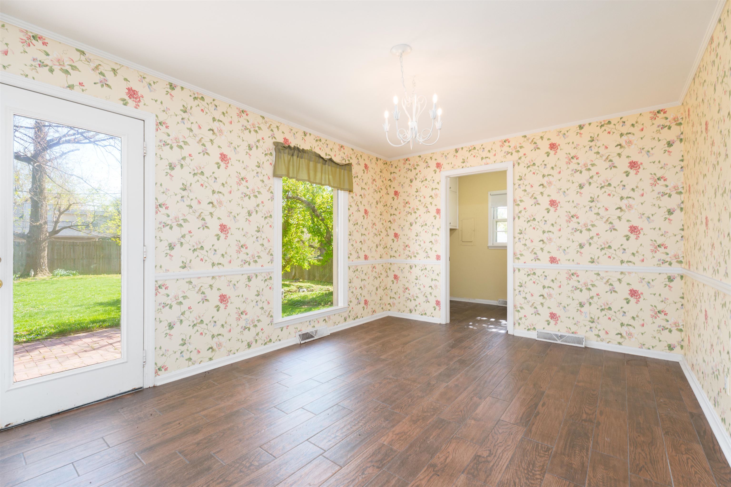 1516 Avon Place, Owensboro, Kentucky 42301, 3 Bedrooms Bedrooms, ,2 BathroomsBathrooms,Single Family Residence,For Sale,Avon Place,91978