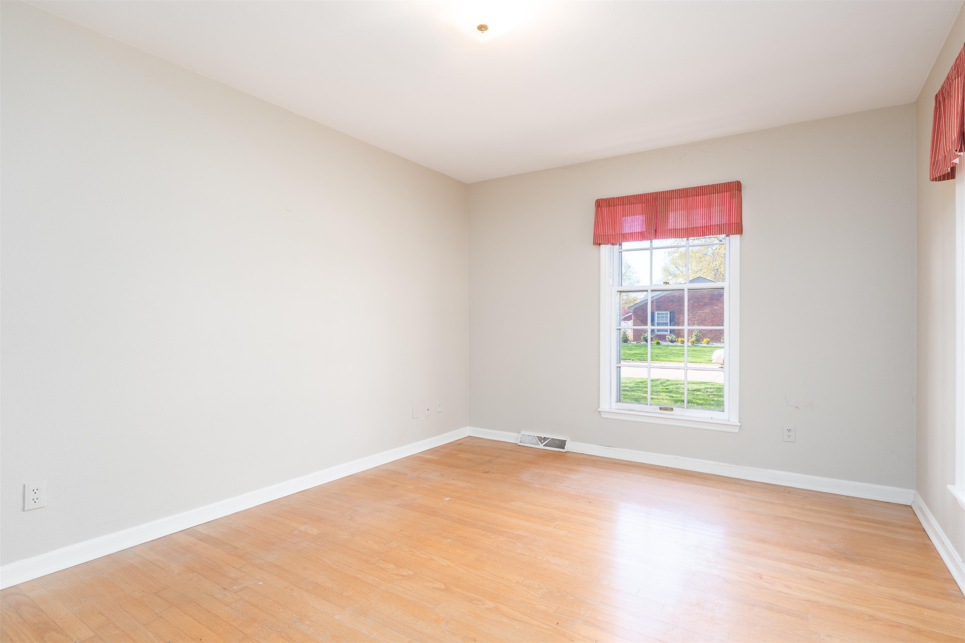 1516 Avon Place, Owensboro, Kentucky 42301, 3 Bedrooms Bedrooms, ,2 BathroomsBathrooms,Single Family Residence,For Sale,Avon Place,91978