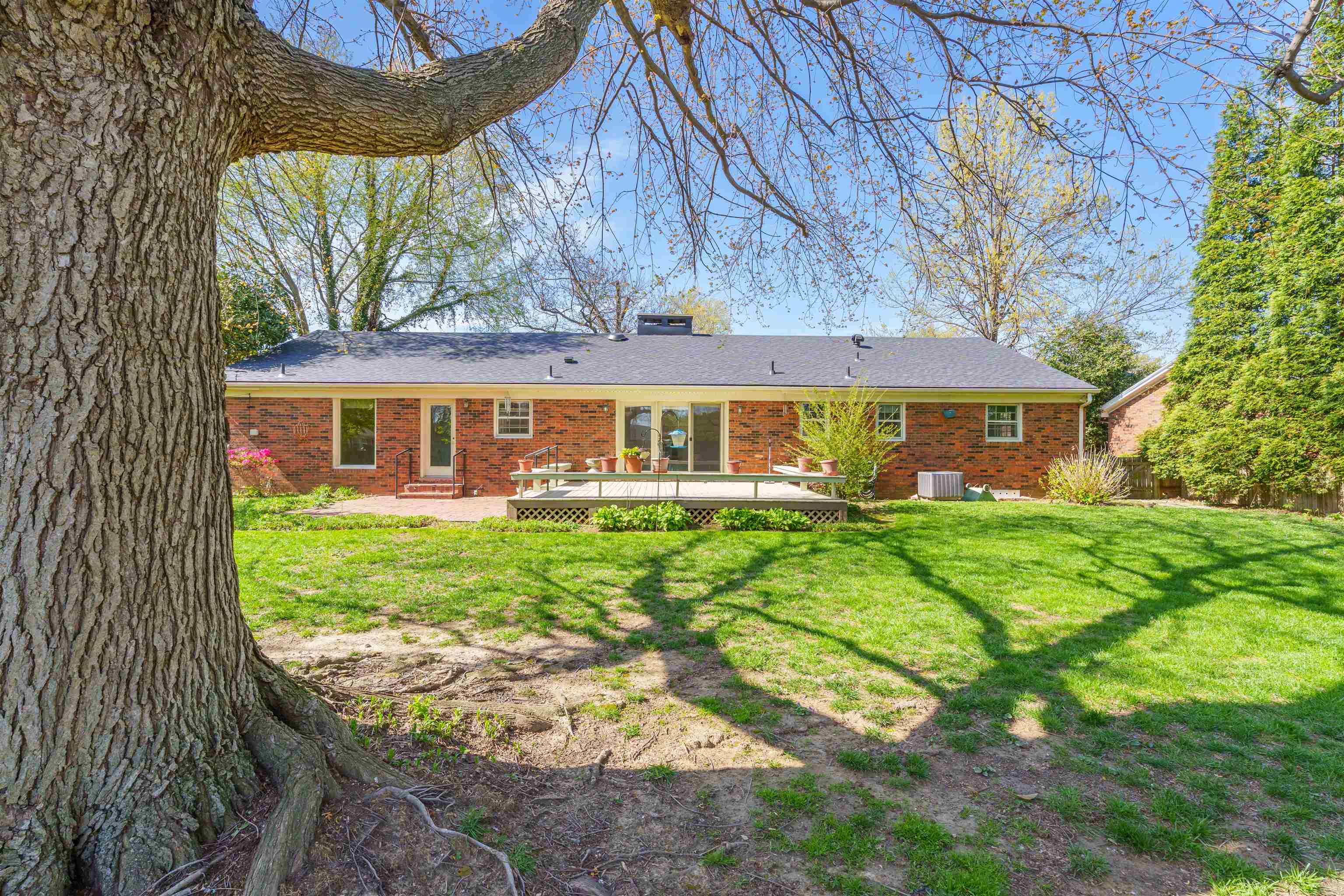 1516 Avon Place, Owensboro, Kentucky 42301, 3 Bedrooms Bedrooms, ,2 BathroomsBathrooms,Single Family Residence,For Sale,Avon Place,91978