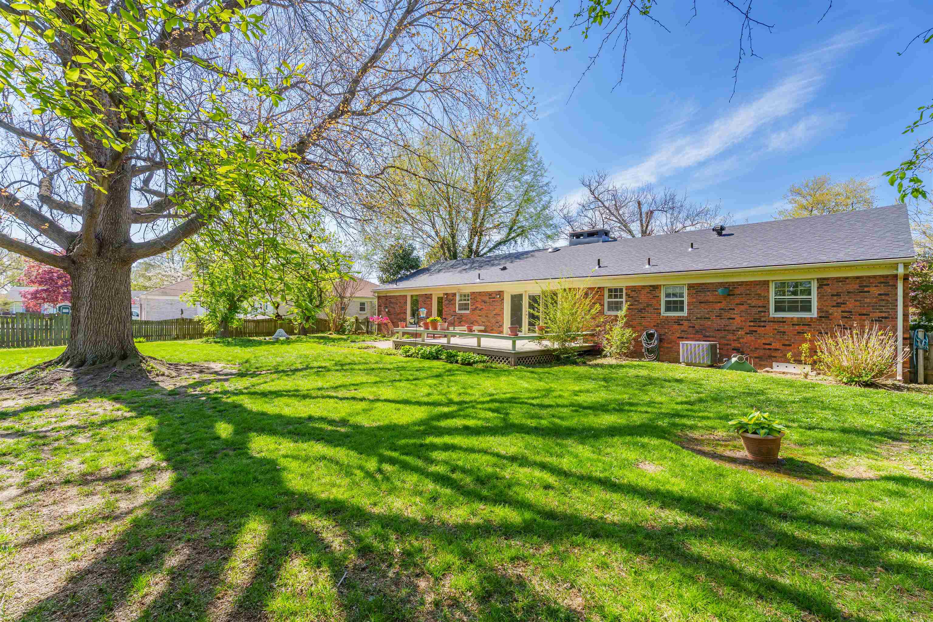 1516 Avon Place, Owensboro, Kentucky 42301, 3 Bedrooms Bedrooms, ,2 BathroomsBathrooms,Single Family Residence,For Sale,Avon Place,91978