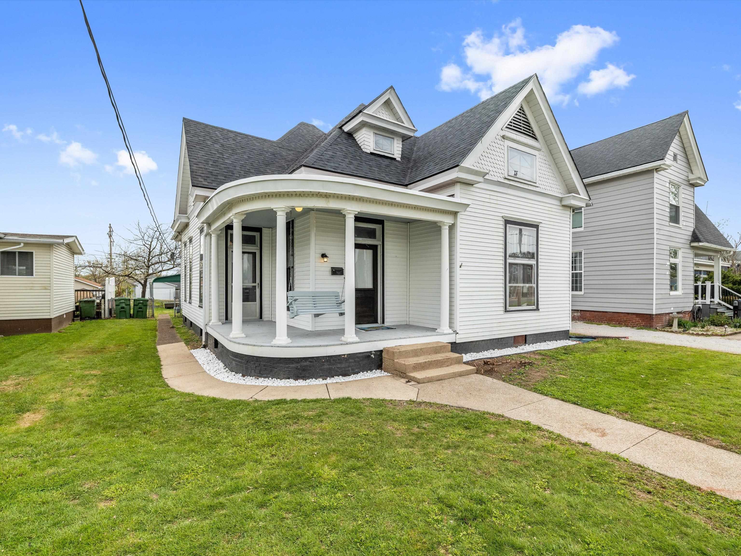 1208 3rd St, Owensboro, Kentucky 42301, 3 Bedrooms Bedrooms, ,1 BathroomBathrooms,Single Family Residence,For Sale,3rd St,91981