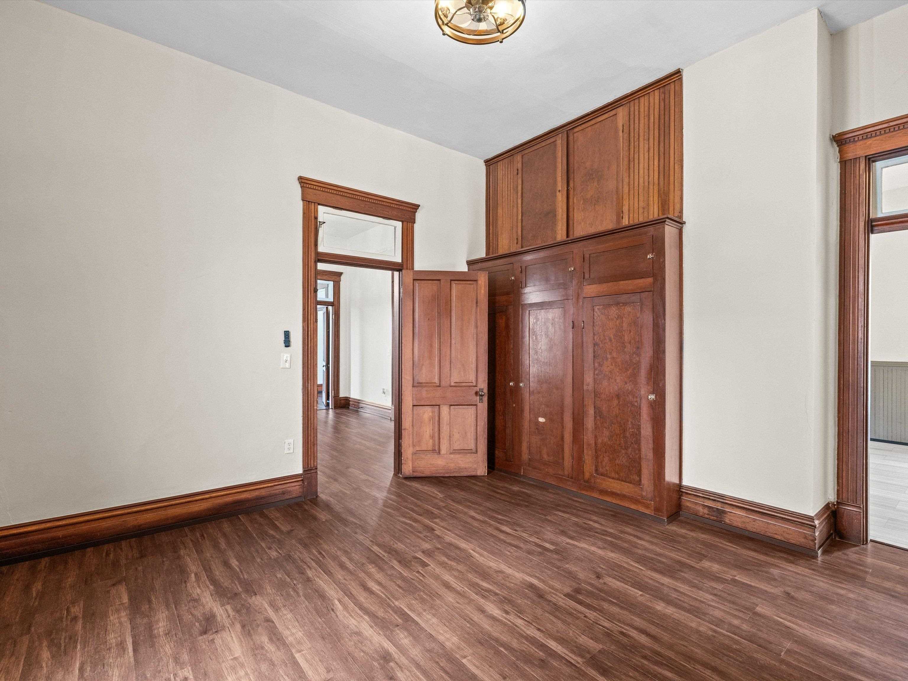 1208 3rd St, Owensboro, Kentucky 42301, 3 Bedrooms Bedrooms, ,1 BathroomBathrooms,Single Family Residence,For Sale,3rd St,91981