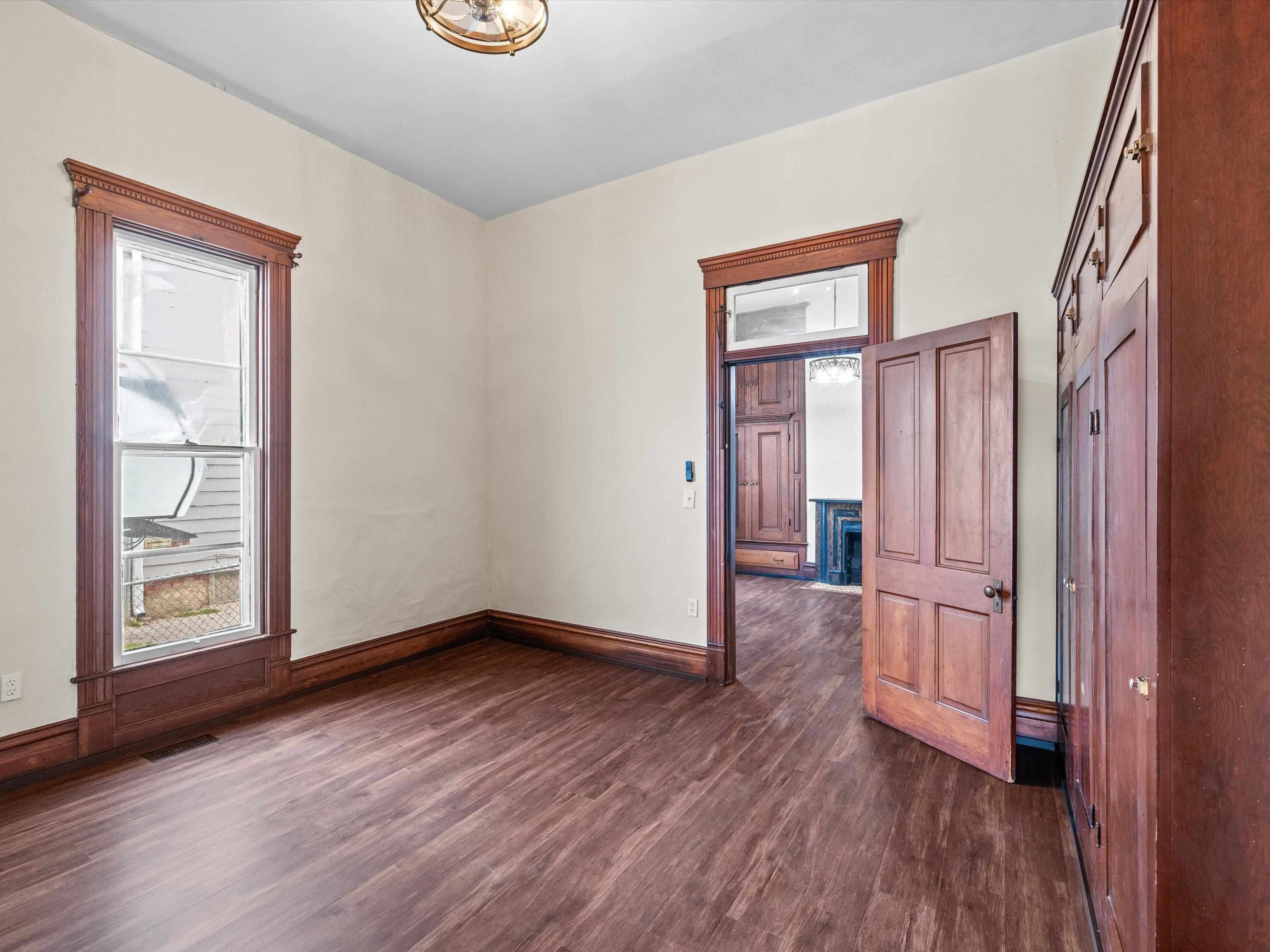 1208 3rd St, Owensboro, Kentucky 42301, 3 Bedrooms Bedrooms, ,1 BathroomBathrooms,Single Family Residence,For Sale,3rd St,91981