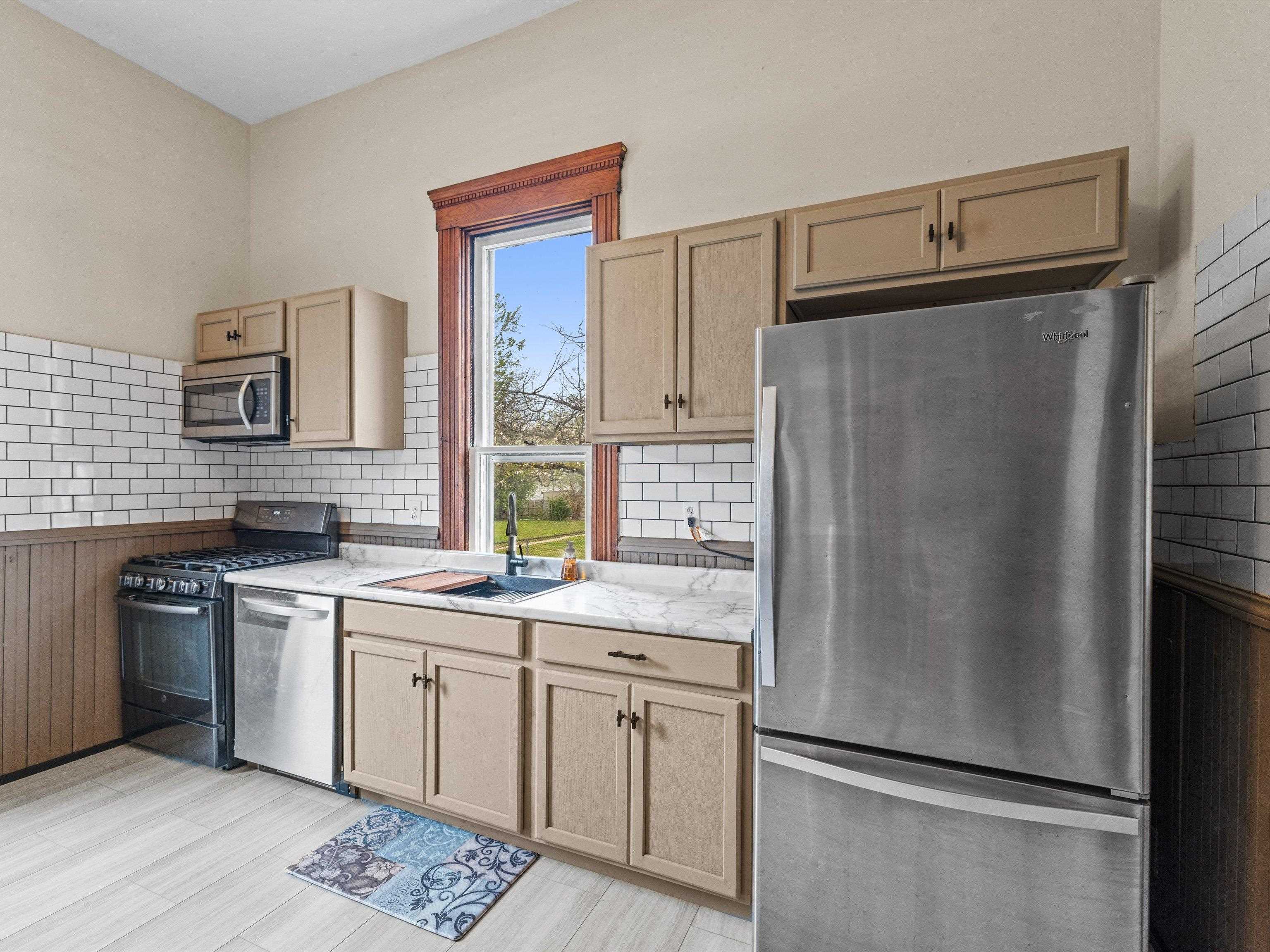 1208 3rd St, Owensboro, Kentucky 42301, 3 Bedrooms Bedrooms, ,1 BathroomBathrooms,Single Family Residence,For Sale,3rd St,91981