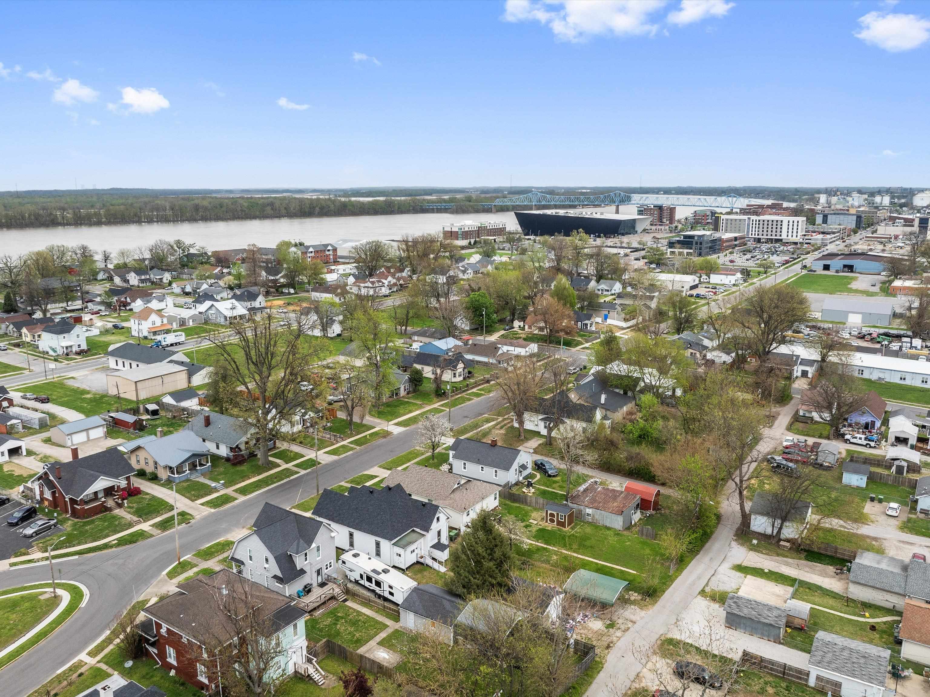 1208 3rd St, Owensboro, Kentucky 42301, 3 Bedrooms Bedrooms, ,1 BathroomBathrooms,Single Family Residence,For Sale,3rd St,91981