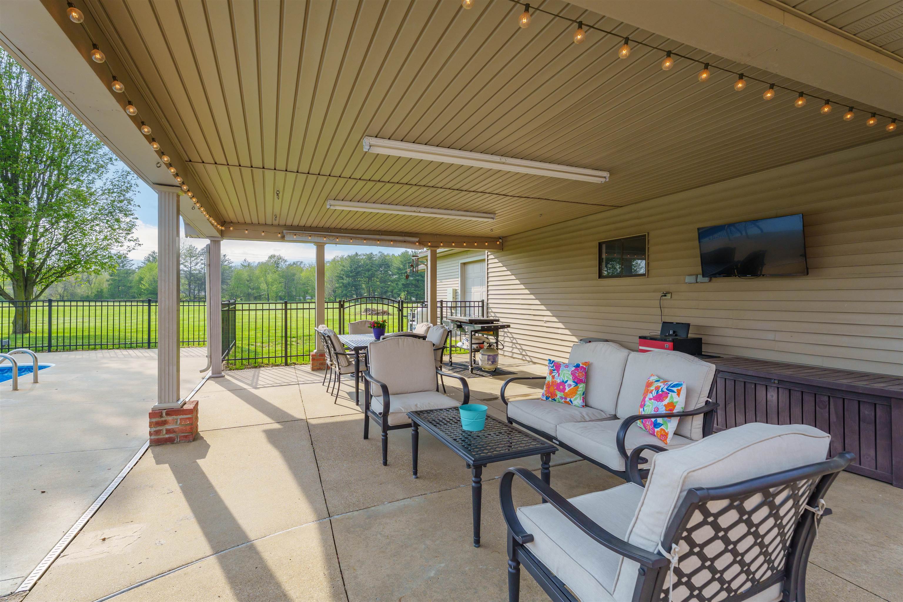2708 Chatham Lane, Owensboro, Kentucky 42303, 4 Bedrooms Bedrooms, ,2 BathroomsBathrooms,Single Family Residence,For Sale,Chatham Lane,91982