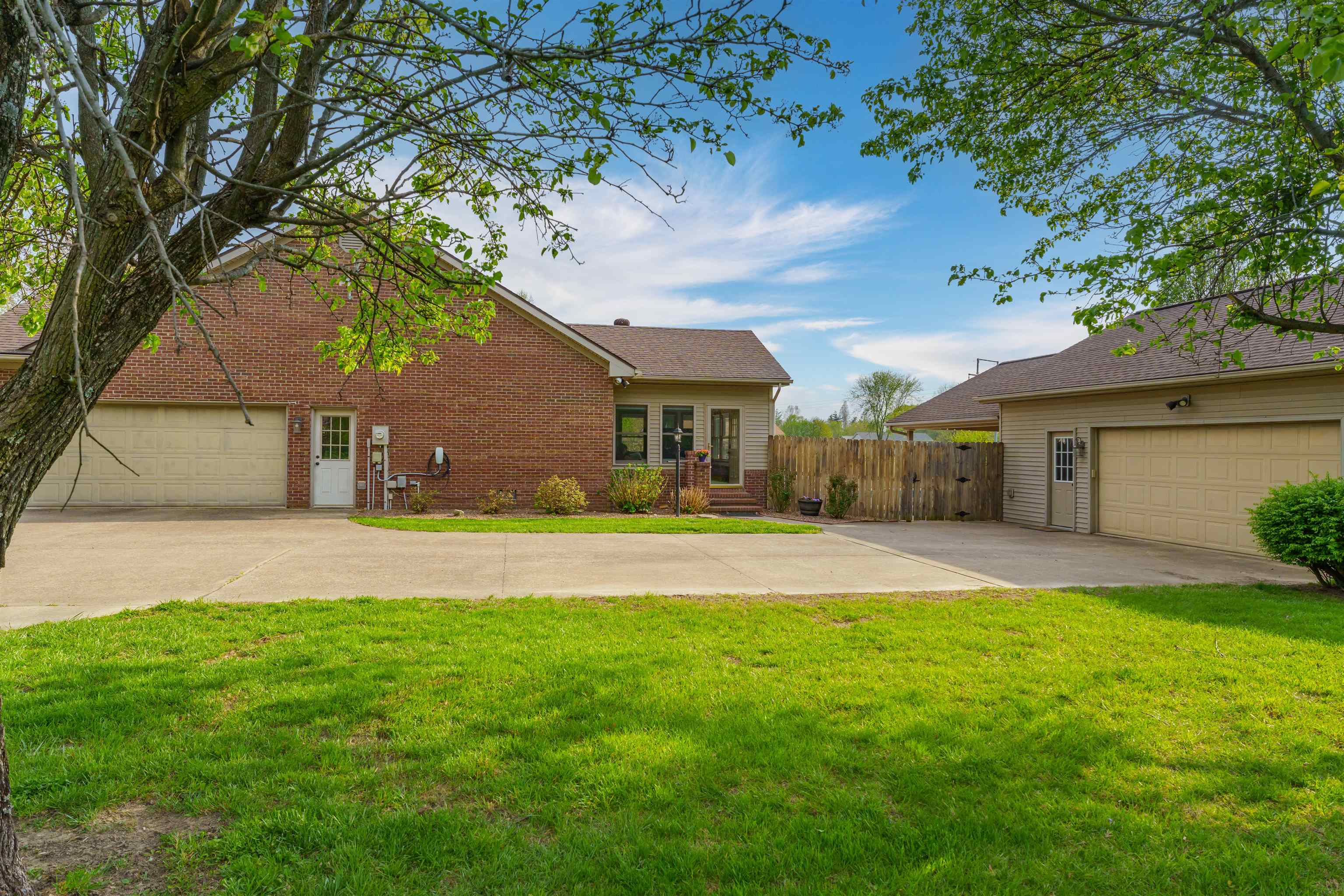 2708 Chatham Lane, Owensboro, Kentucky 42303, 4 Bedrooms Bedrooms, ,2 BathroomsBathrooms,Single Family Residence,For Sale,Chatham Lane,91982