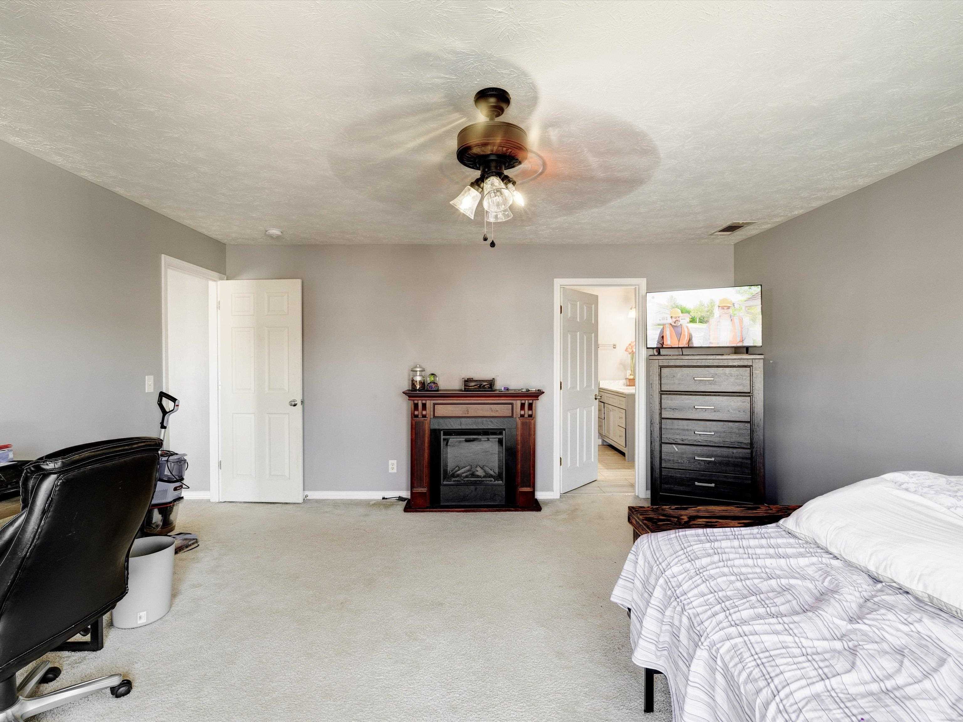 2225 Summer Walk, Owensboro, Kentucky 42303, 3 Bedrooms Bedrooms, ,2 BathroomsBathrooms,Single Family Residence,For Sale,Summer Walk,91984