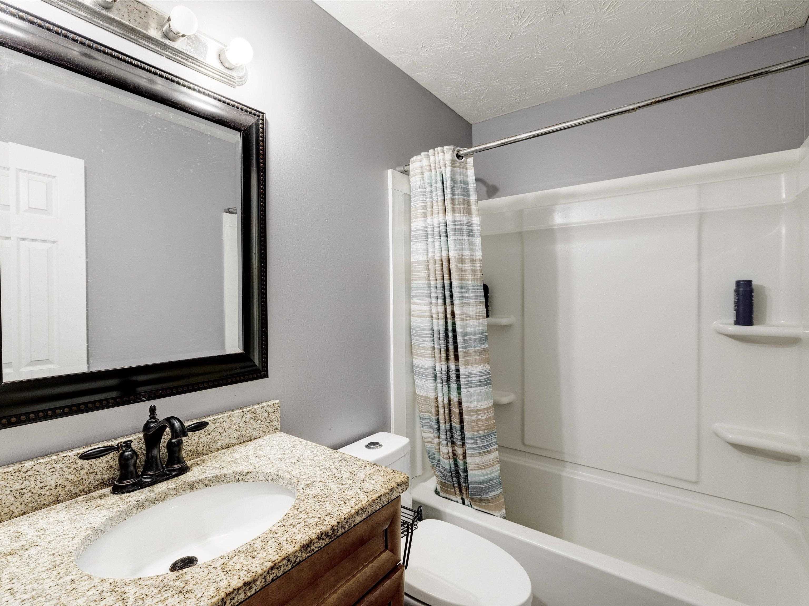 2225 Summer Walk, Owensboro, Kentucky 42303, 3 Bedrooms Bedrooms, ,2 BathroomsBathrooms,Single Family Residence,For Sale,Summer Walk,91984