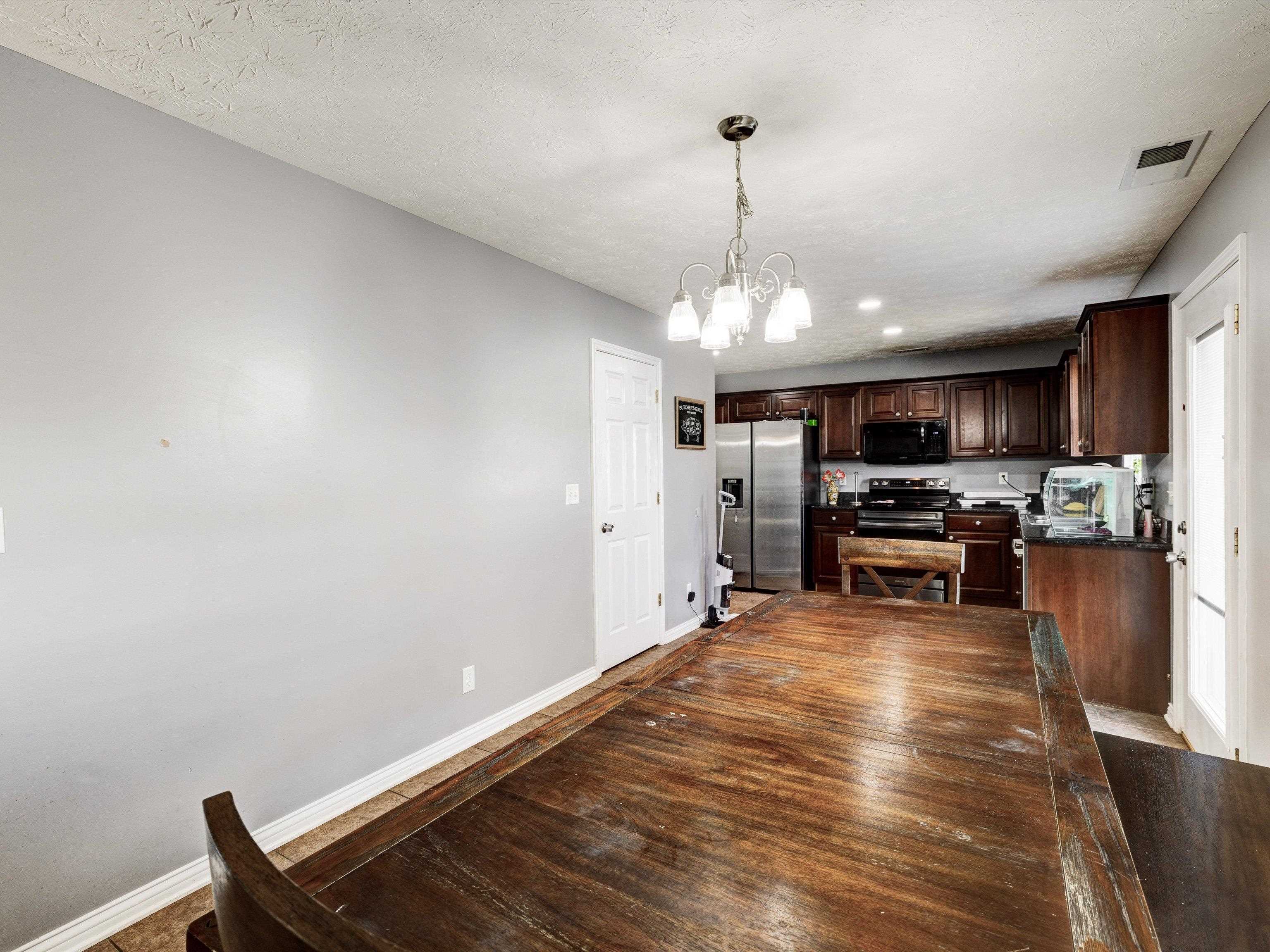2225 Summer Walk, Owensboro, Kentucky 42303, 3 Bedrooms Bedrooms, ,2 BathroomsBathrooms,Single Family Residence,For Sale,Summer Walk,91984