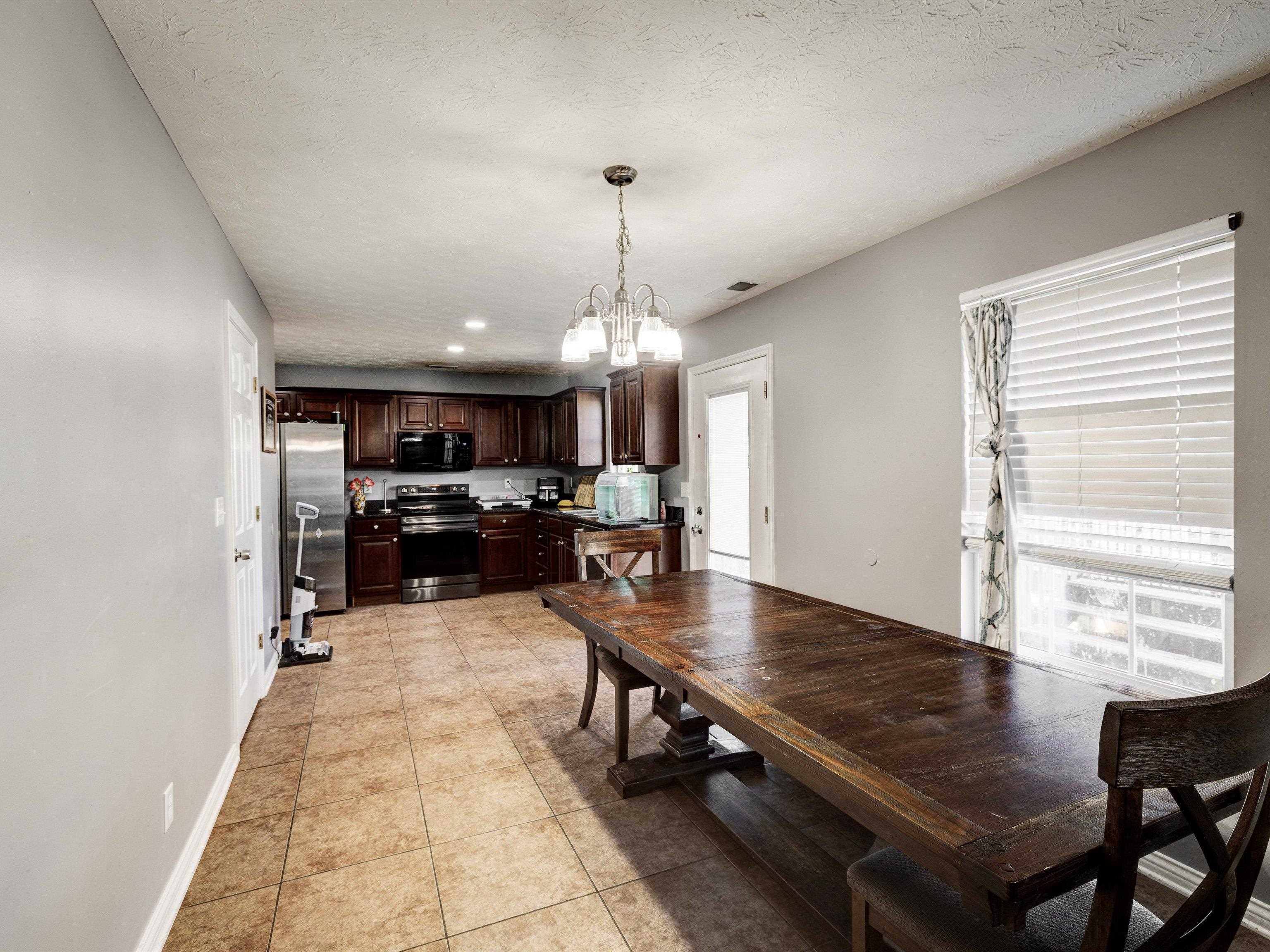 2225 Summer Walk, Owensboro, Kentucky 42303, 3 Bedrooms Bedrooms, ,2 BathroomsBathrooms,Single Family Residence,For Sale,Summer Walk,91984