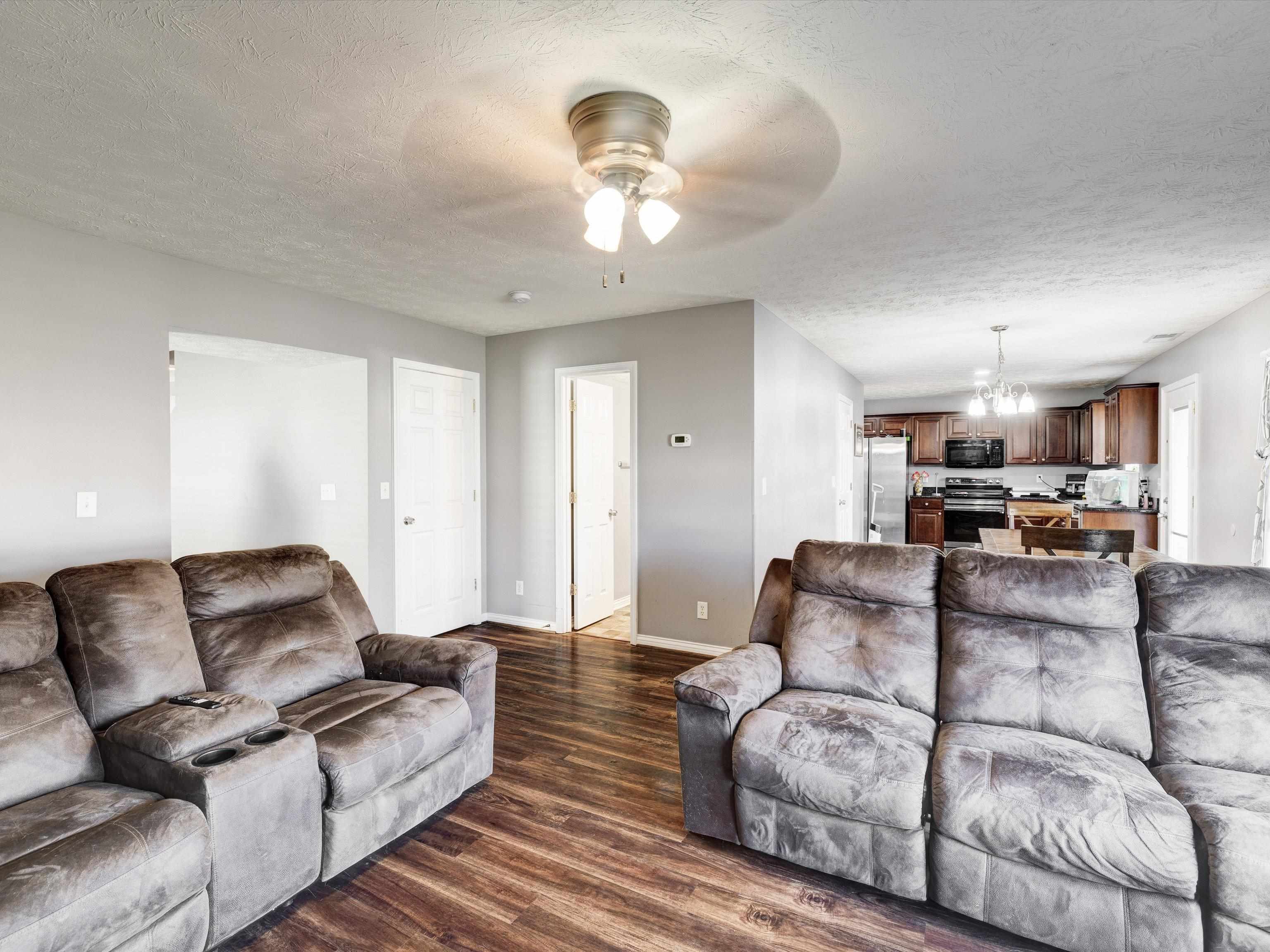 2225 Summer Walk, Owensboro, Kentucky 42303, 3 Bedrooms Bedrooms, ,2 BathroomsBathrooms,Single Family Residence,For Sale,Summer Walk,91984