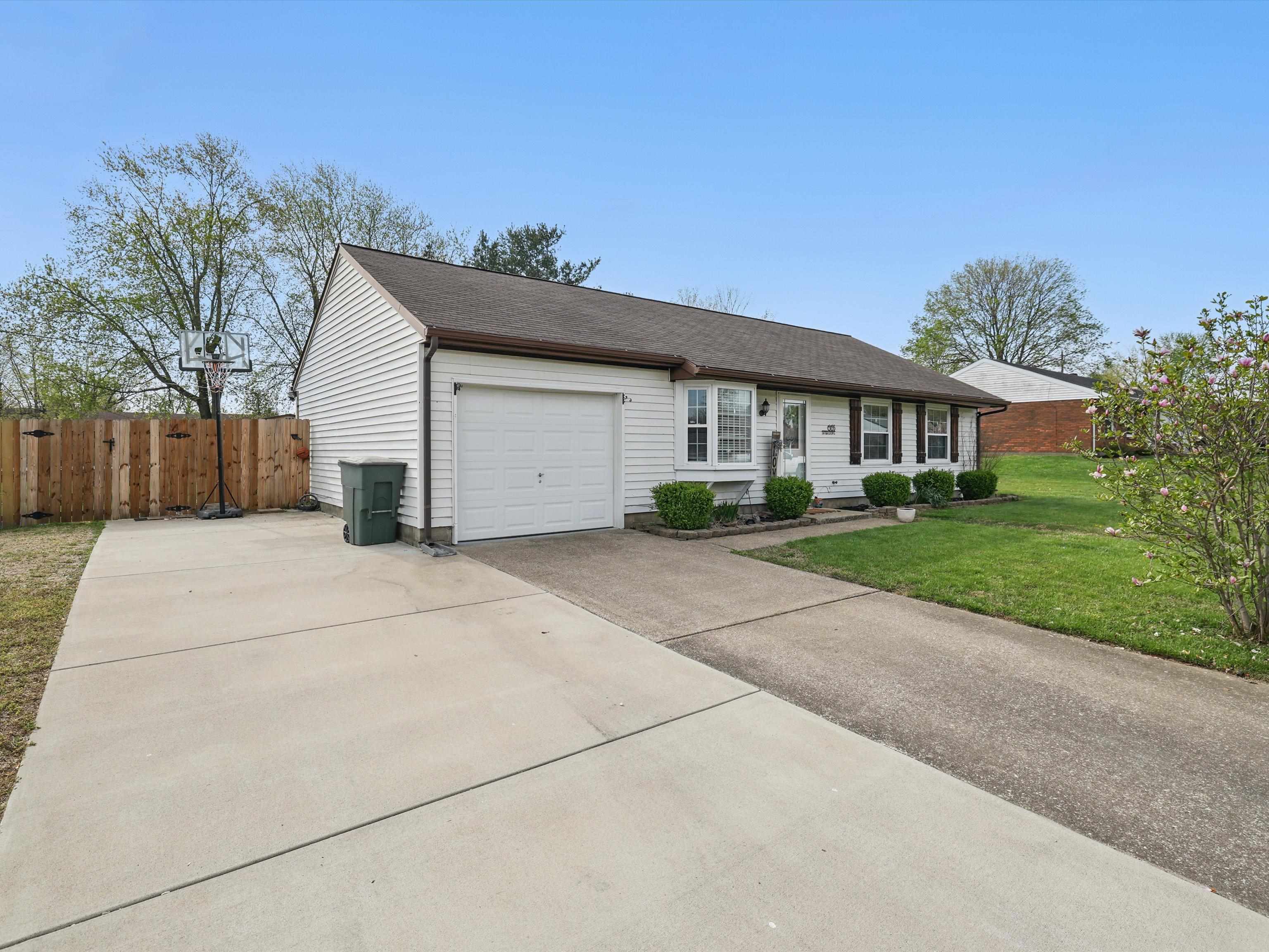6155 Sutter Loop E, Owensboro, Kentucky 42303, 3 Bedrooms Bedrooms, ,1 BathroomBathrooms,Single Family Residence,For Sale,Sutter Loop E,91986