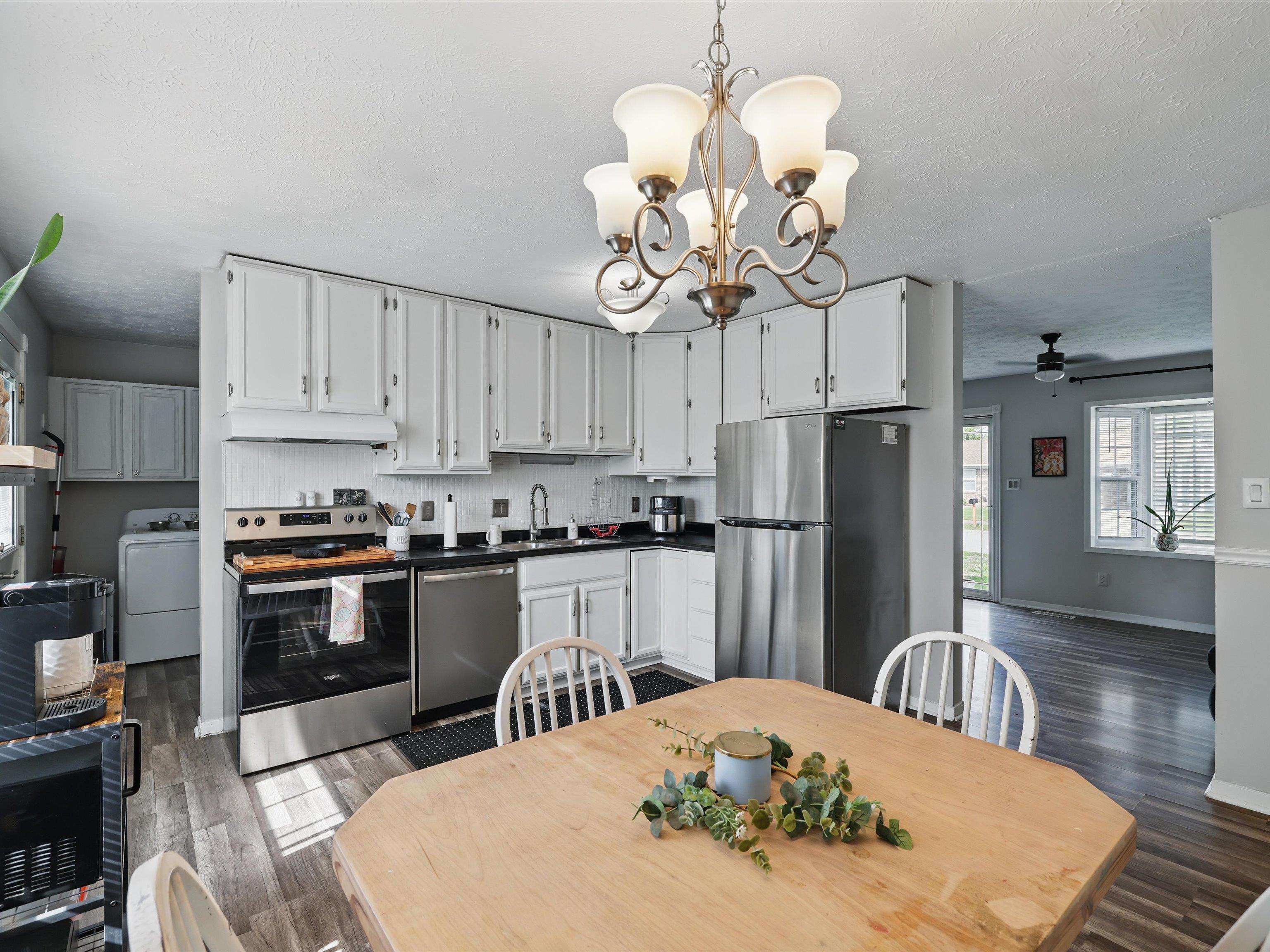6155 Sutter Loop E, Owensboro, Kentucky 42303, 3 Bedrooms Bedrooms, ,1 BathroomBathrooms,Single Family Residence,For Sale,Sutter Loop E,91986