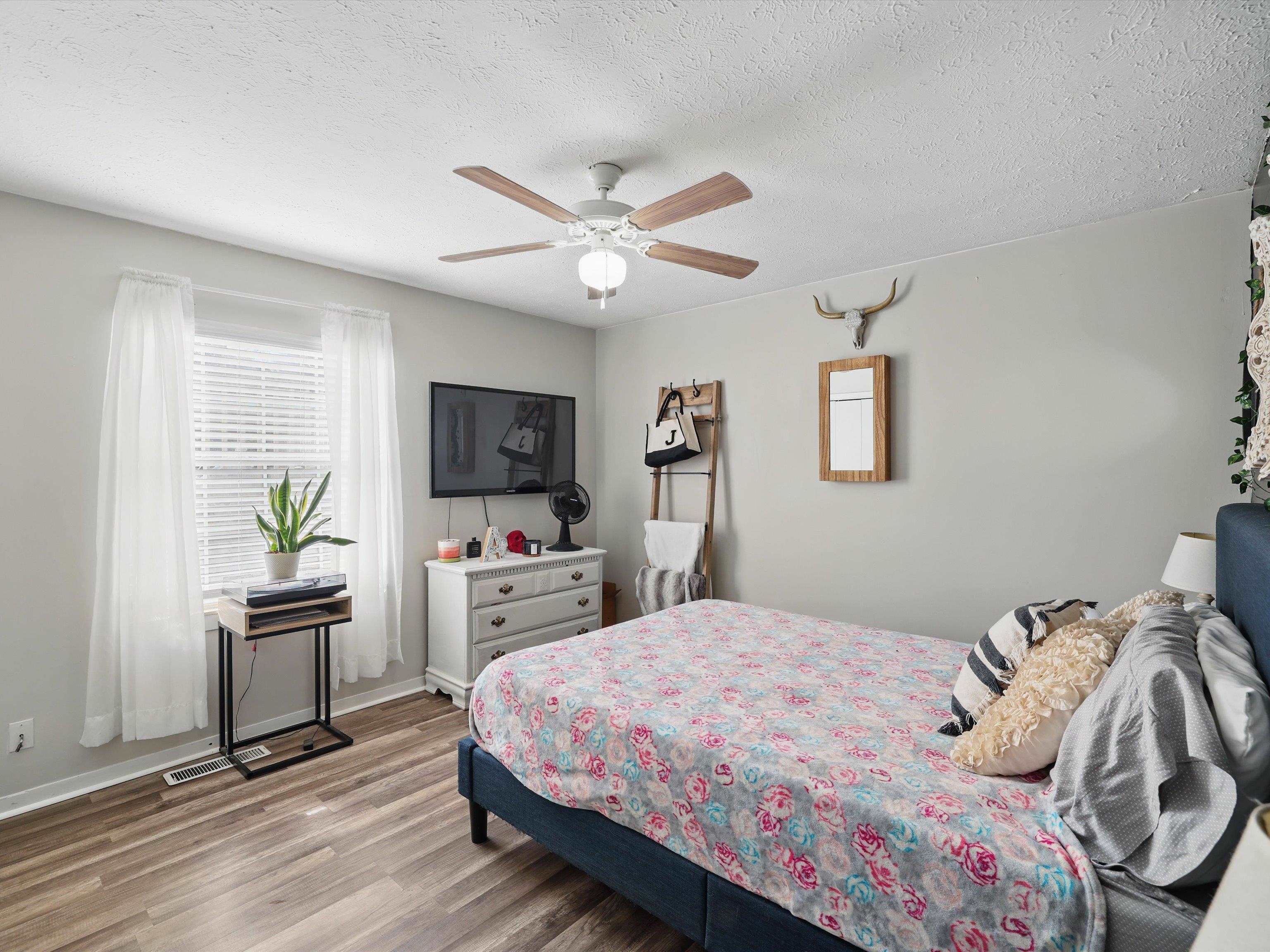 6155 Sutter Loop E, Owensboro, Kentucky 42303, 3 Bedrooms Bedrooms, ,1 BathroomBathrooms,Single Family Residence,For Sale,Sutter Loop E,91986