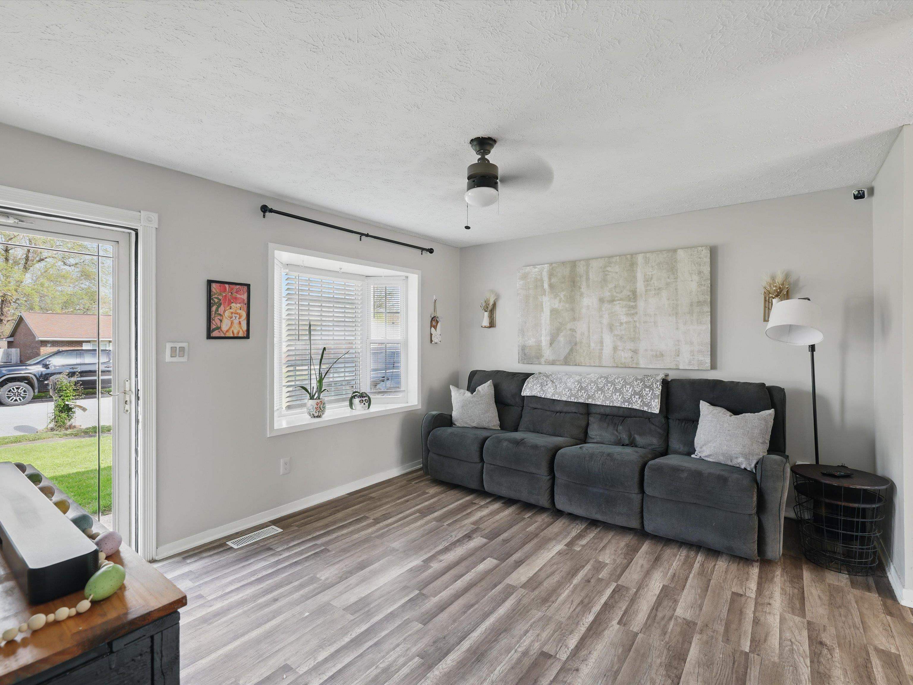 6155 Sutter Loop E, Owensboro, Kentucky 42303, 3 Bedrooms Bedrooms, ,1 BathroomBathrooms,Single Family Residence,For Sale,Sutter Loop E,91986