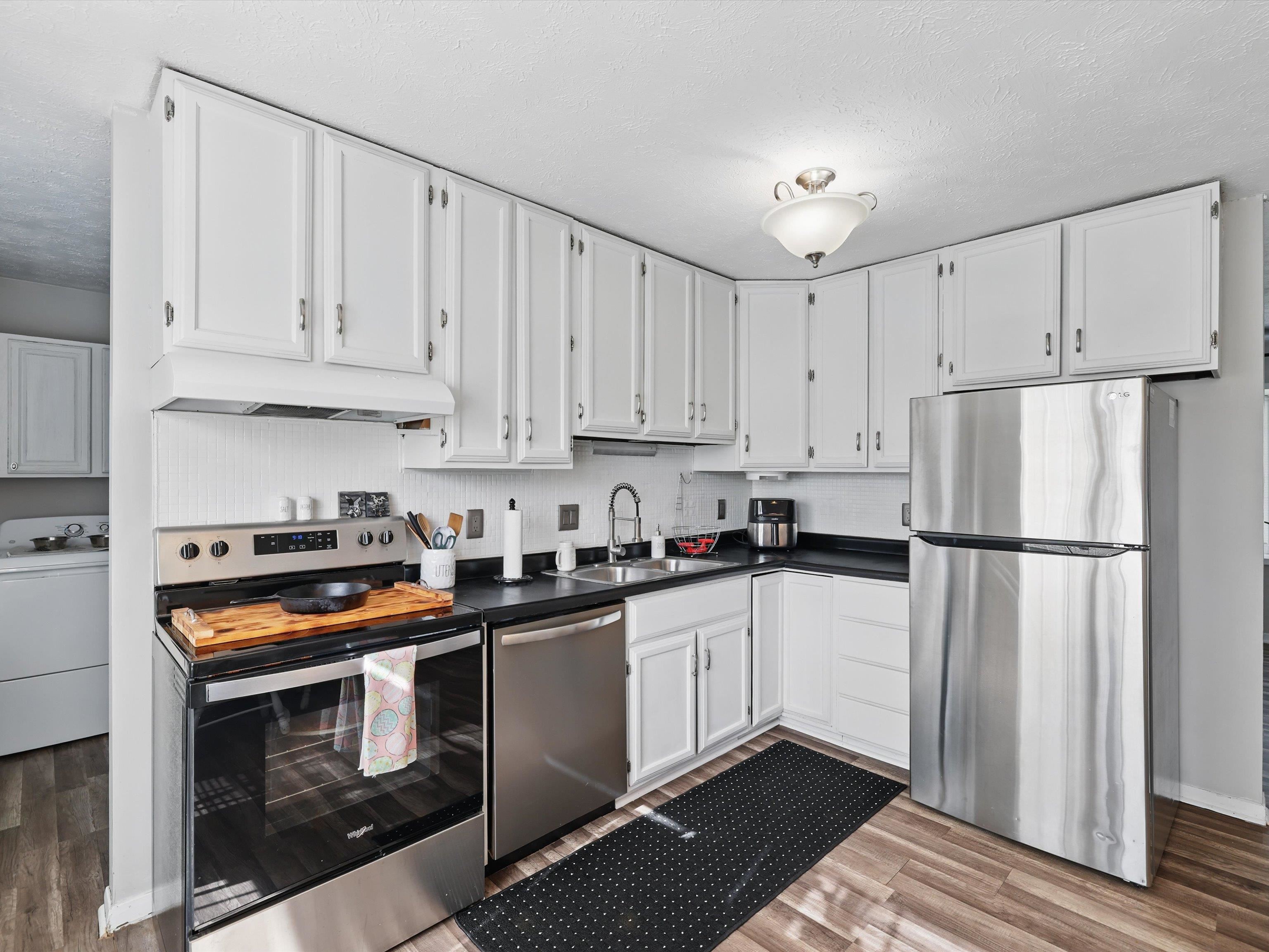6155 Sutter Loop E, Owensboro, Kentucky 42303, 3 Bedrooms Bedrooms, ,1 BathroomBathrooms,Single Family Residence,For Sale,Sutter Loop E,91986