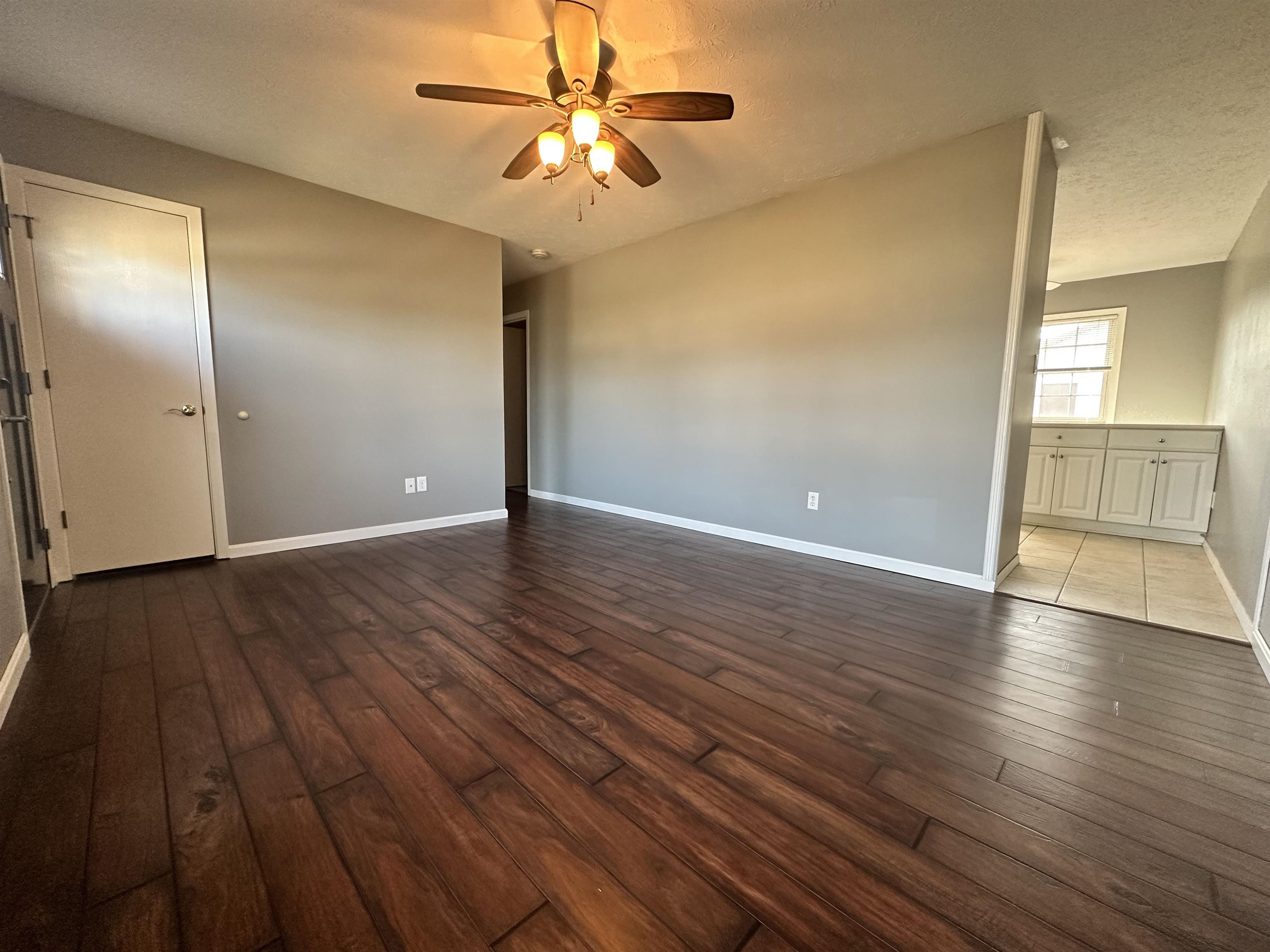 4612 Kings Mill Dr, Owensboro, Kentucky 42303, 3 Bedrooms Bedrooms, ,1 BathroomBathrooms,Single Family Residence,For Sale,Kings Mill Dr,91987