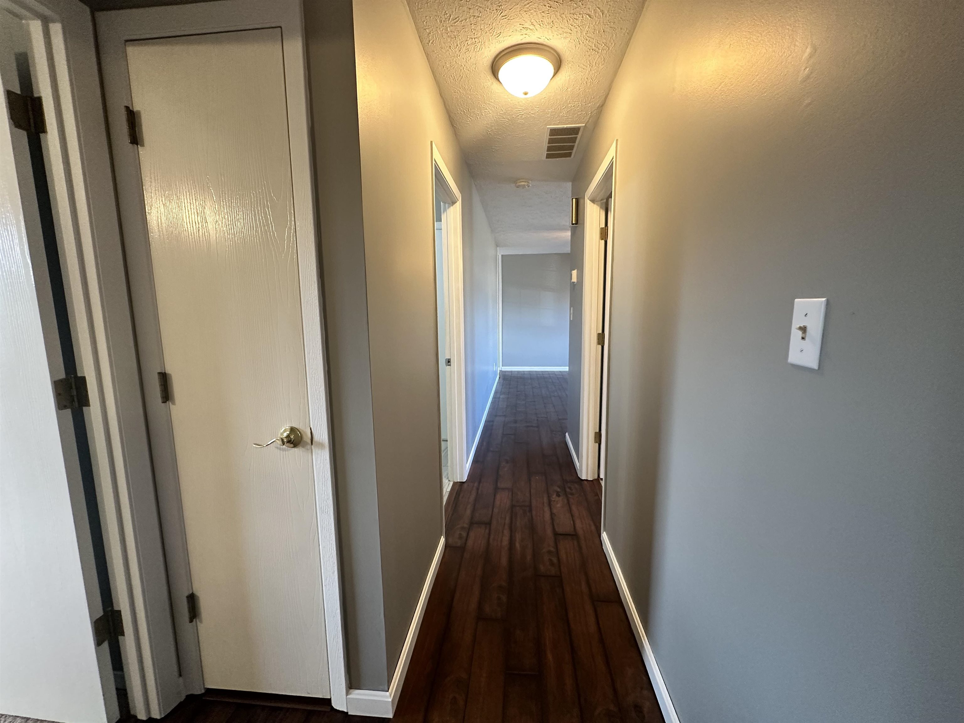 4612 Kings Mill Dr, Owensboro, Kentucky 42303, 3 Bedrooms Bedrooms, ,1 BathroomBathrooms,Single Family Residence,For Sale,Kings Mill Dr,91987