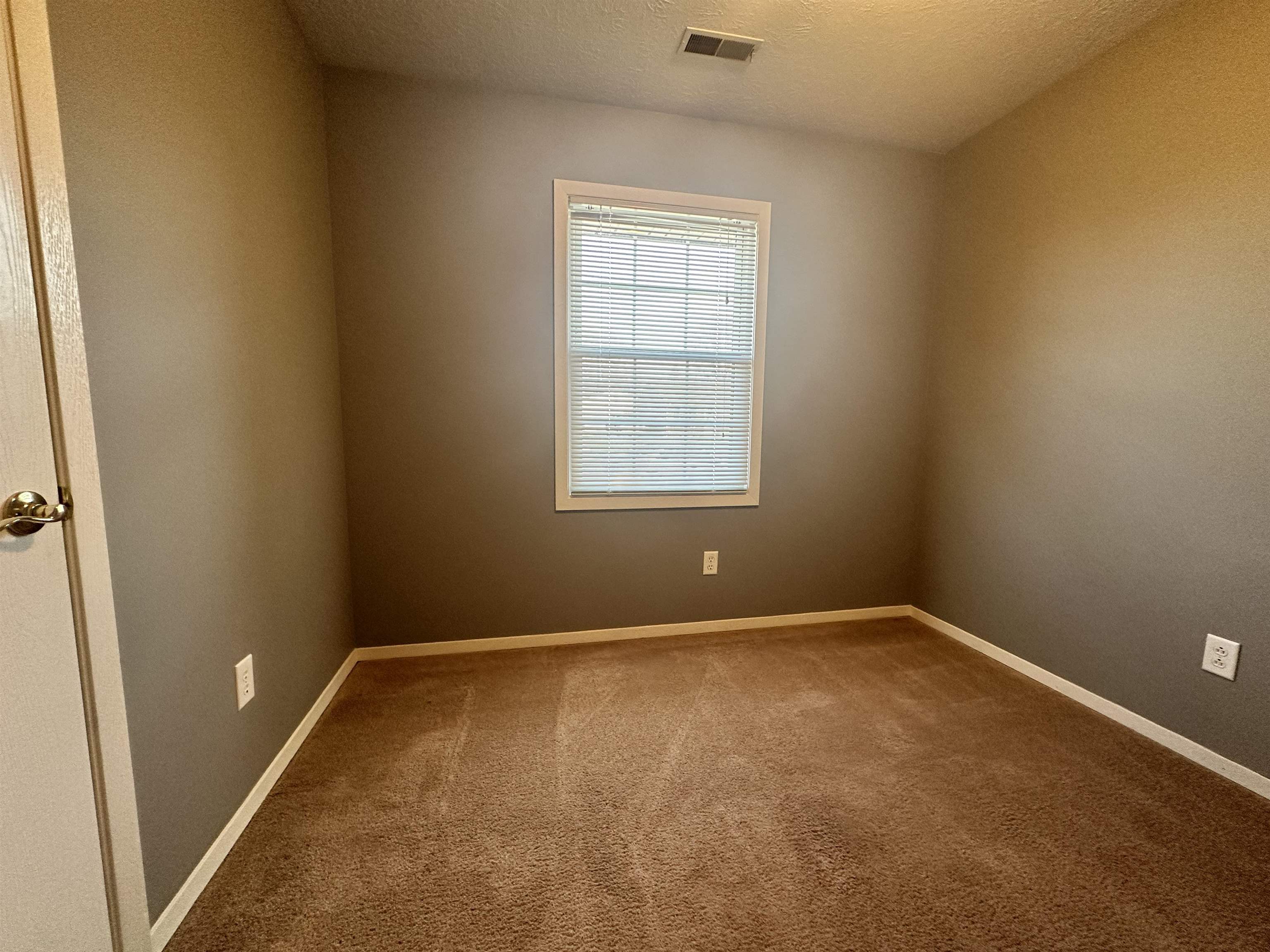 4612 Kings Mill Dr, Owensboro, Kentucky 42303, 3 Bedrooms Bedrooms, ,1 BathroomBathrooms,Single Family Residence,For Sale,Kings Mill Dr,91987