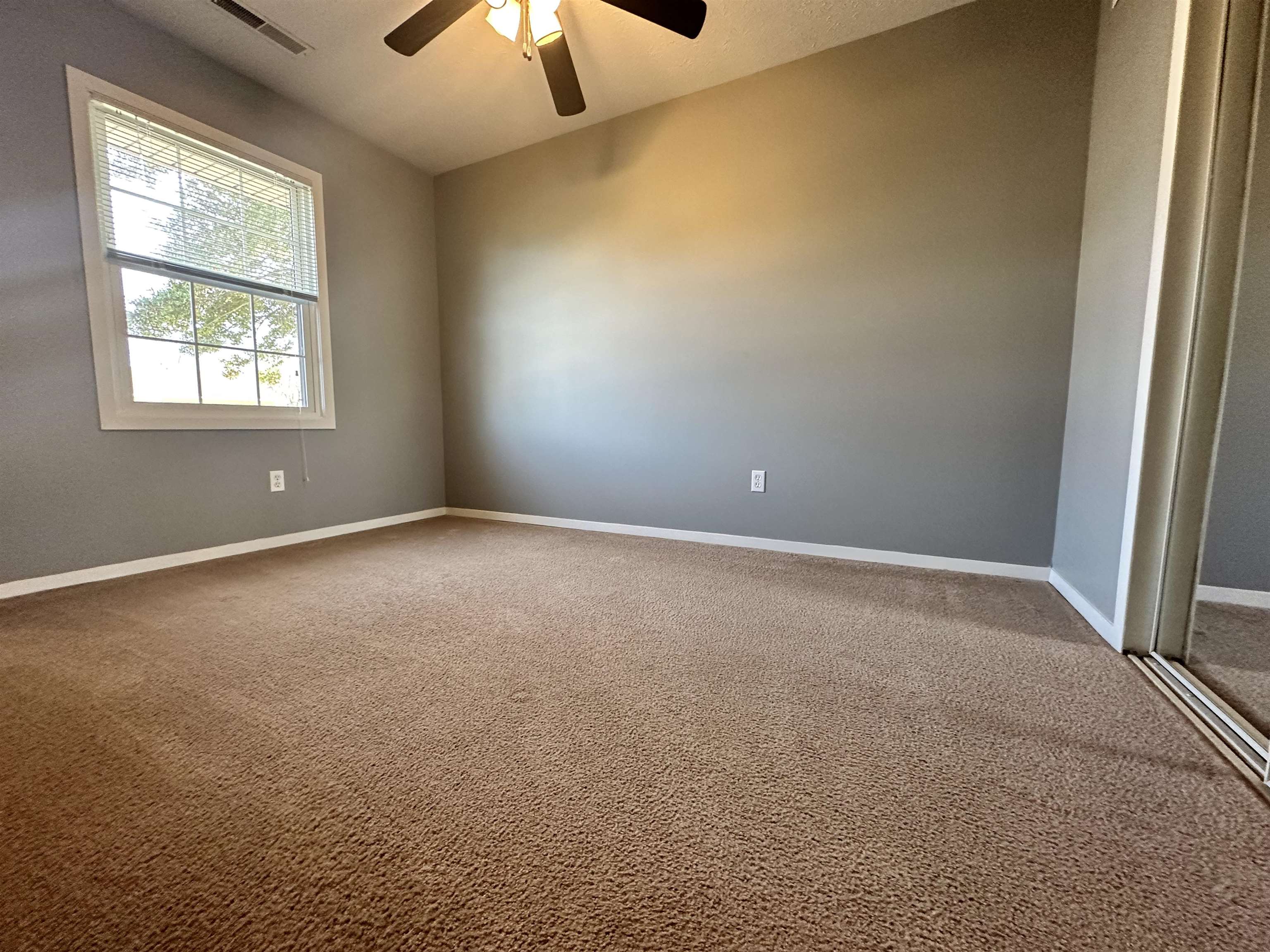 4612 Kings Mill Dr, Owensboro, Kentucky 42303, 3 Bedrooms Bedrooms, ,1 BathroomBathrooms,Single Family Residence,For Sale,Kings Mill Dr,91987