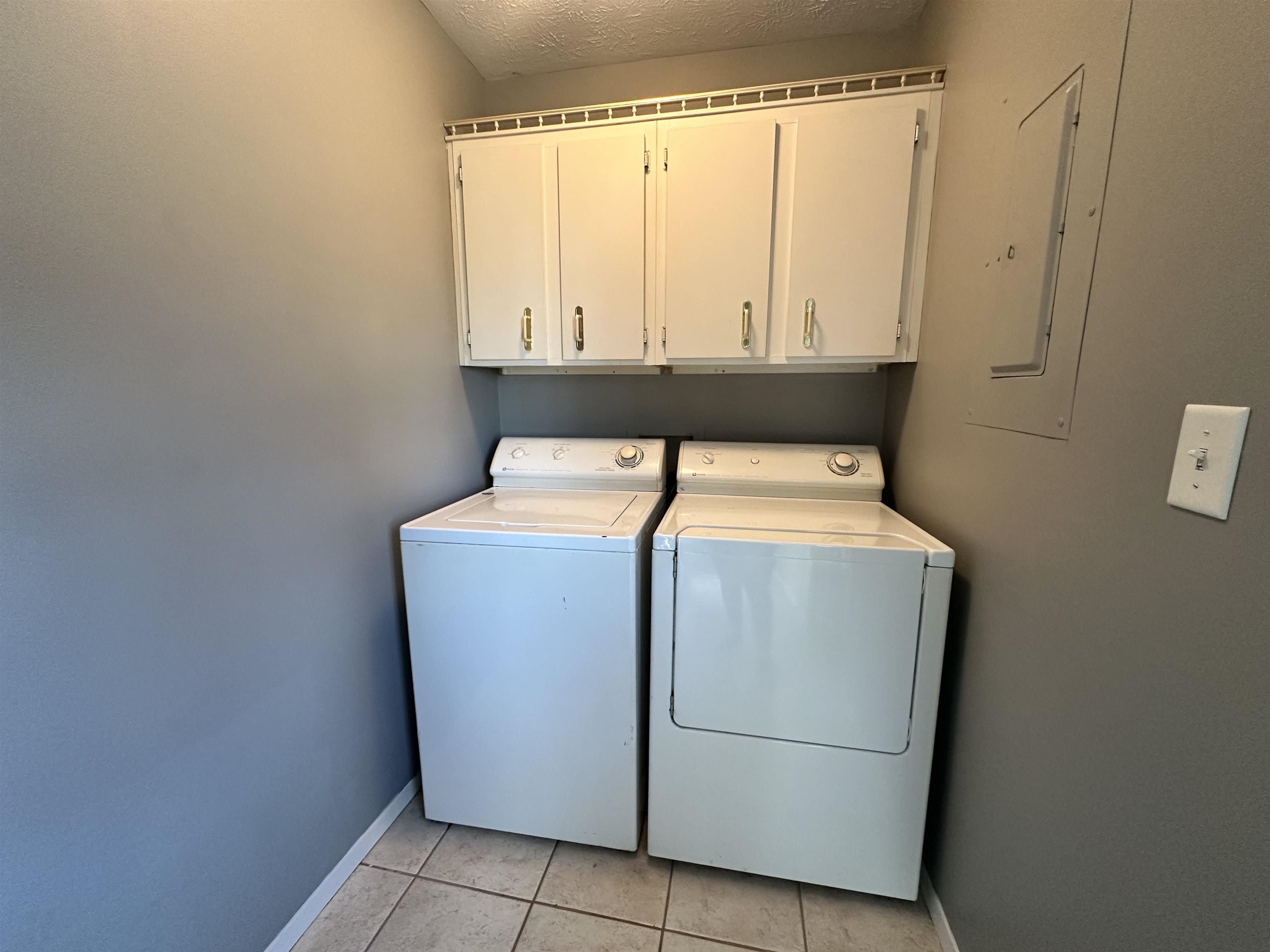4612 Kings Mill Dr, Owensboro, Kentucky 42303, 3 Bedrooms Bedrooms, ,1 BathroomBathrooms,Single Family Residence,For Sale,Kings Mill Dr,91987