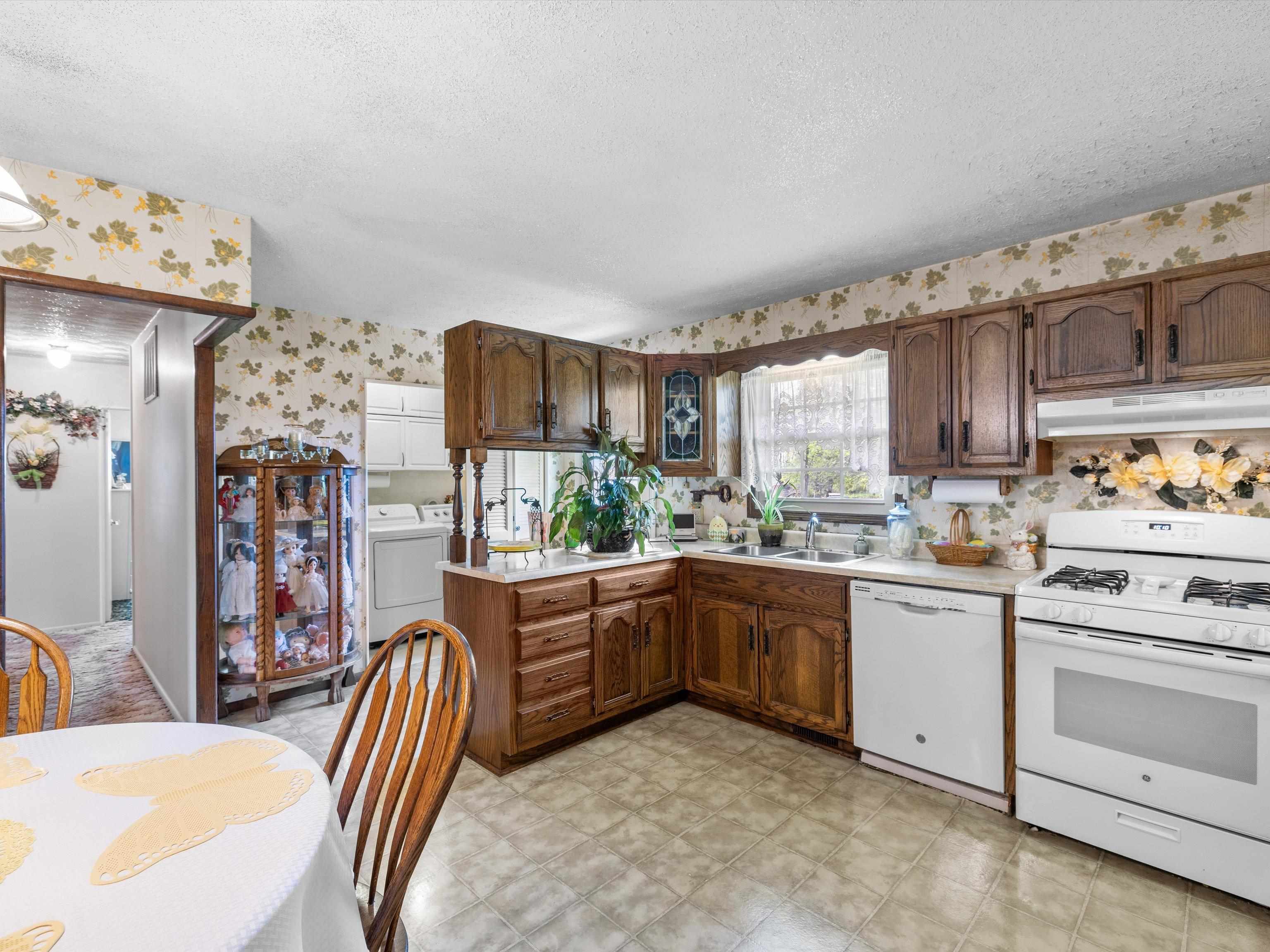 4714 Doe Run, Owensboro, Kentucky 42303, 3 Bedrooms Bedrooms, ,1 BathroomBathrooms,Single Family Residence,For Sale,Doe Run,91988