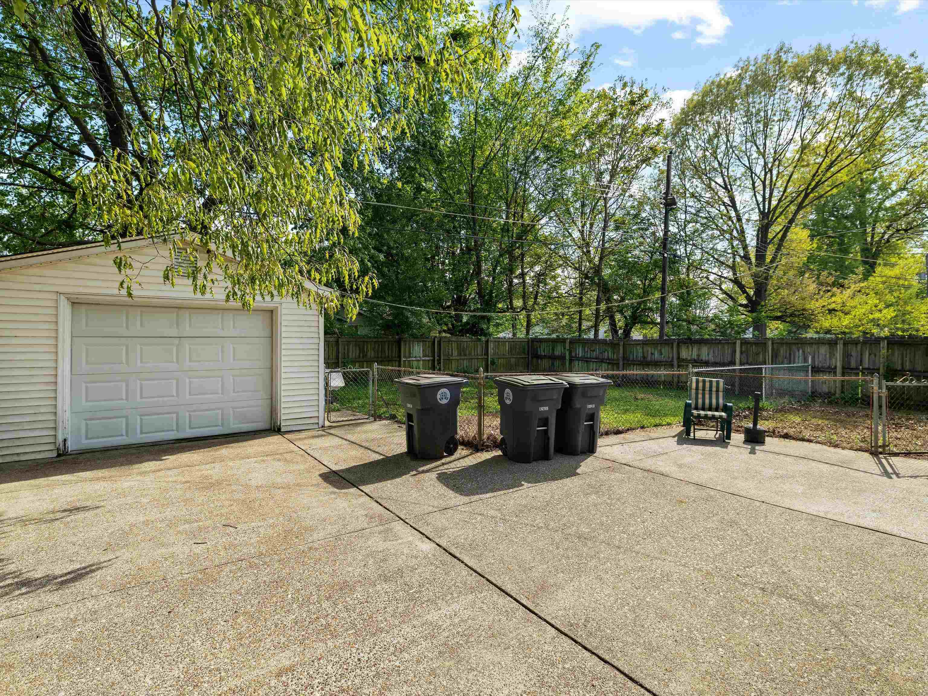 2125 Mahrendale Avenue, Evansville, Indiana 47714, 3 Bedrooms Bedrooms, ,2 BathroomsBathrooms,Single Family Residence,For Sale,Mahrendale Avenue,91989
