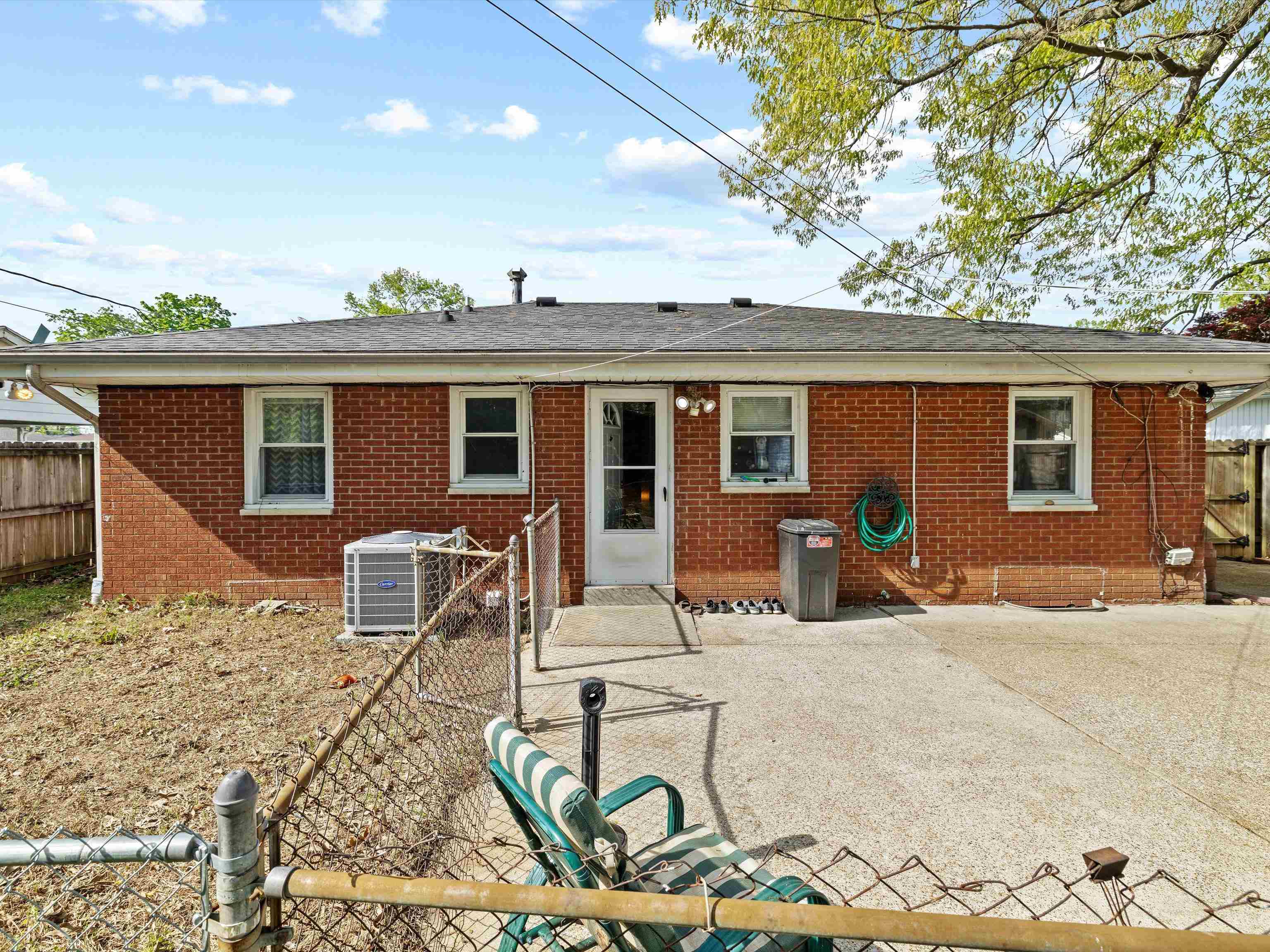 2125 Mahrendale Avenue, Evansville, Indiana 47714, 3 Bedrooms Bedrooms, ,2 BathroomsBathrooms,Single Family Residence,For Sale,Mahrendale Avenue,91989