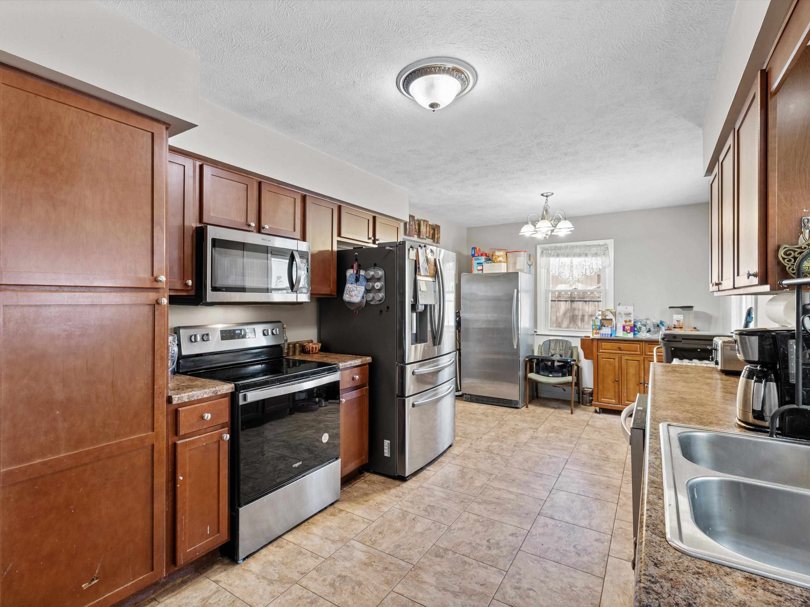 2125 Mahrendale Avenue, Evansville, Indiana 47714, 3 Bedrooms Bedrooms, ,2 BathroomsBathrooms,Single Family Residence,For Sale,Mahrendale Avenue,91989