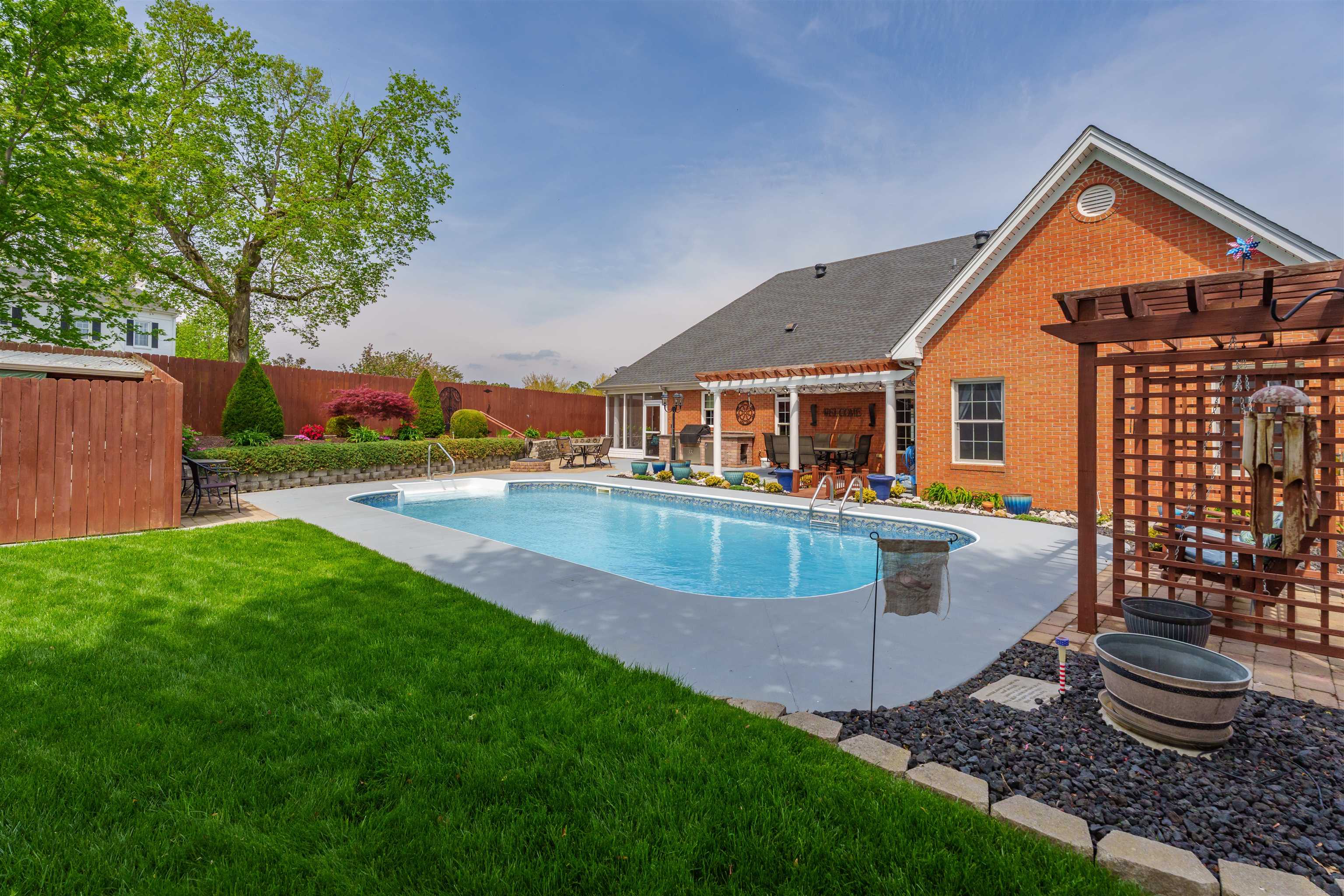 2426 Littlebrook Trail, Owensboro, Kentucky 42303, 3 Bedrooms Bedrooms, ,2 BathroomsBathrooms,Single Family Residence,For Sale,Littlebrook Trail,91996