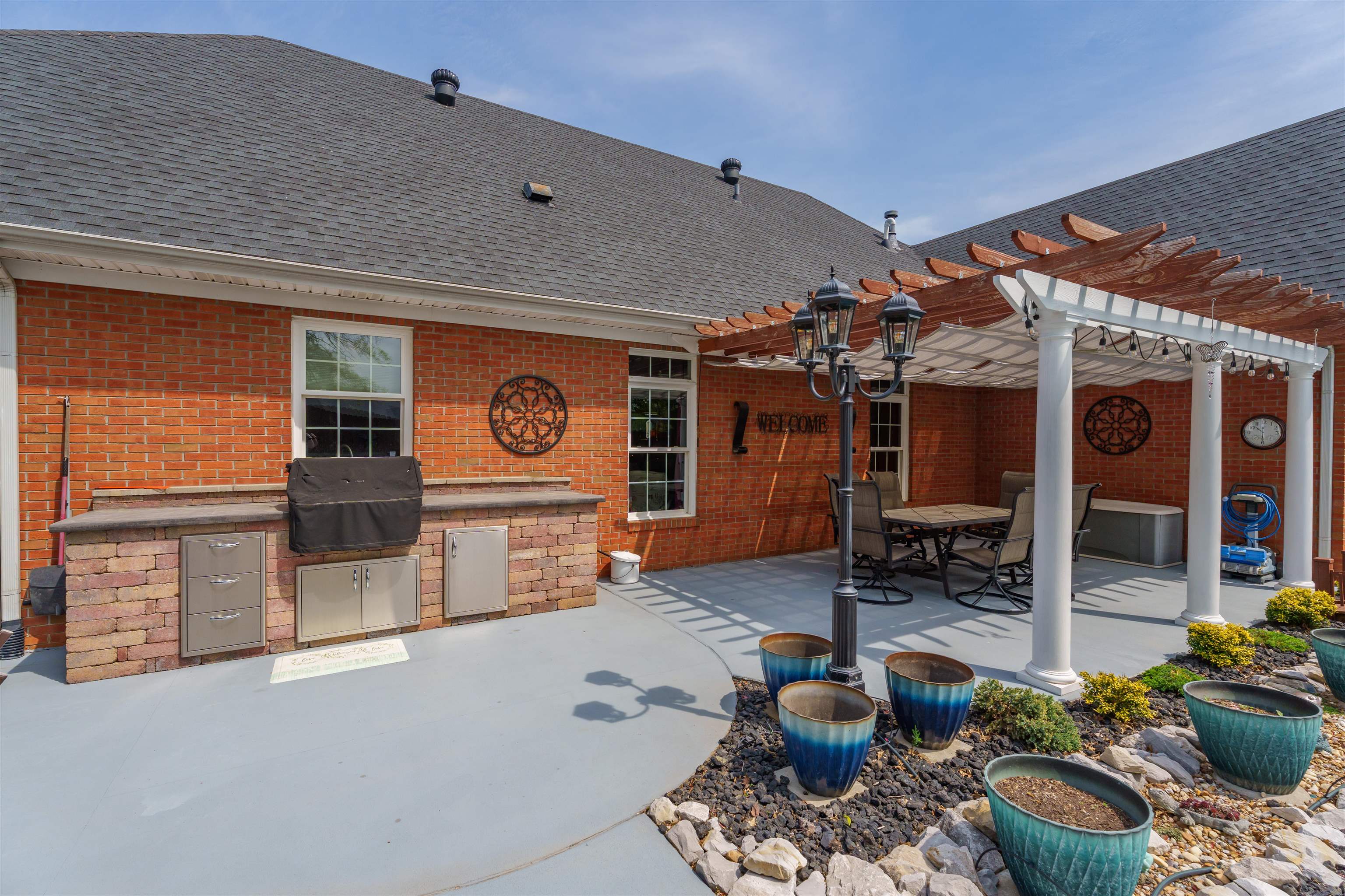 2426 Littlebrook Trail, Owensboro, Kentucky 42303, 3 Bedrooms Bedrooms, ,2 BathroomsBathrooms,Single Family Residence,For Sale,Littlebrook Trail,91996