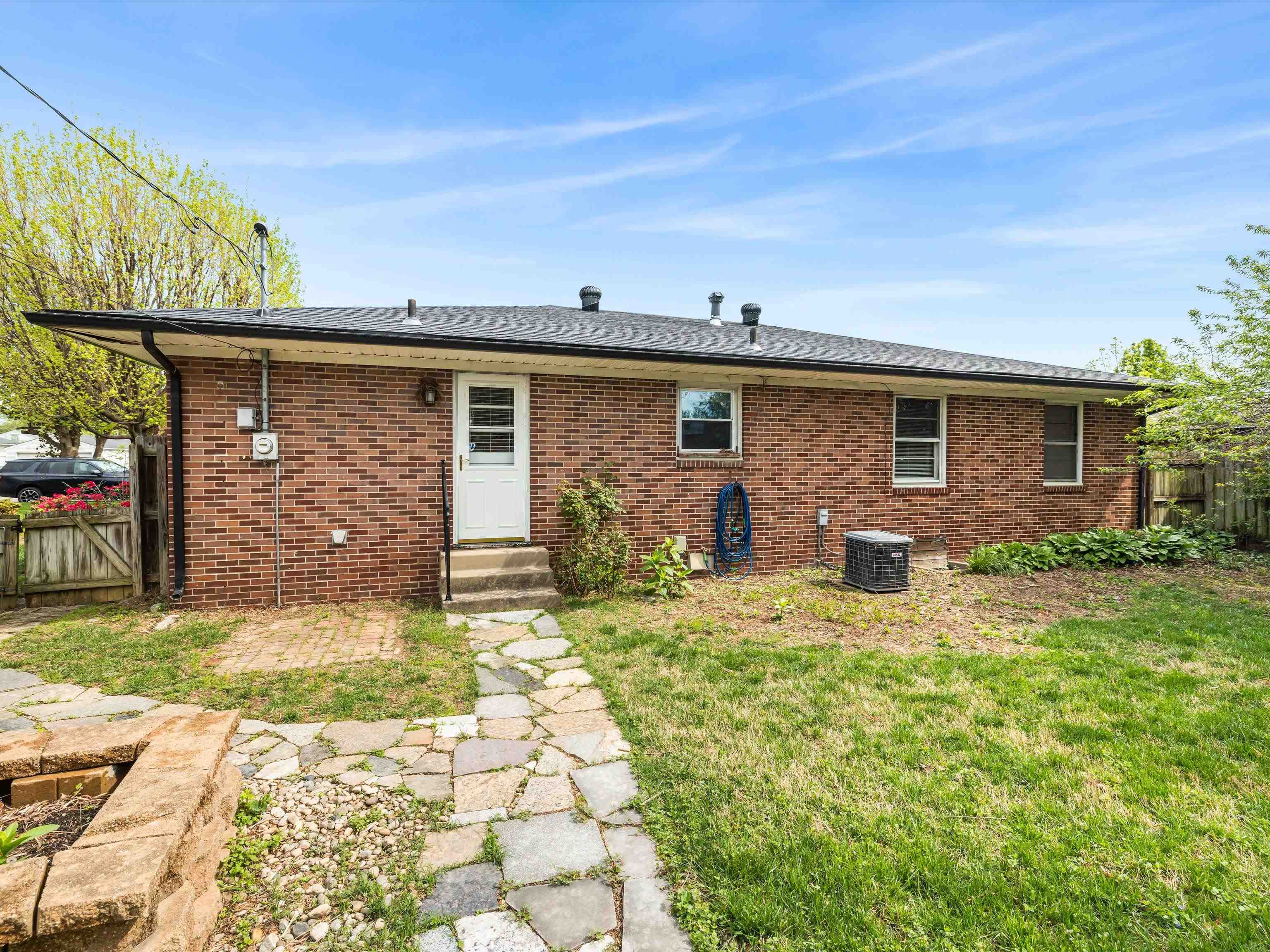 1742 Mohawk Dr, Owensboro, Kentucky 42301, 3 Bedrooms Bedrooms, ,1 BathroomBathrooms,Single Family Residence,For Sale,Mohawk Dr,91998
