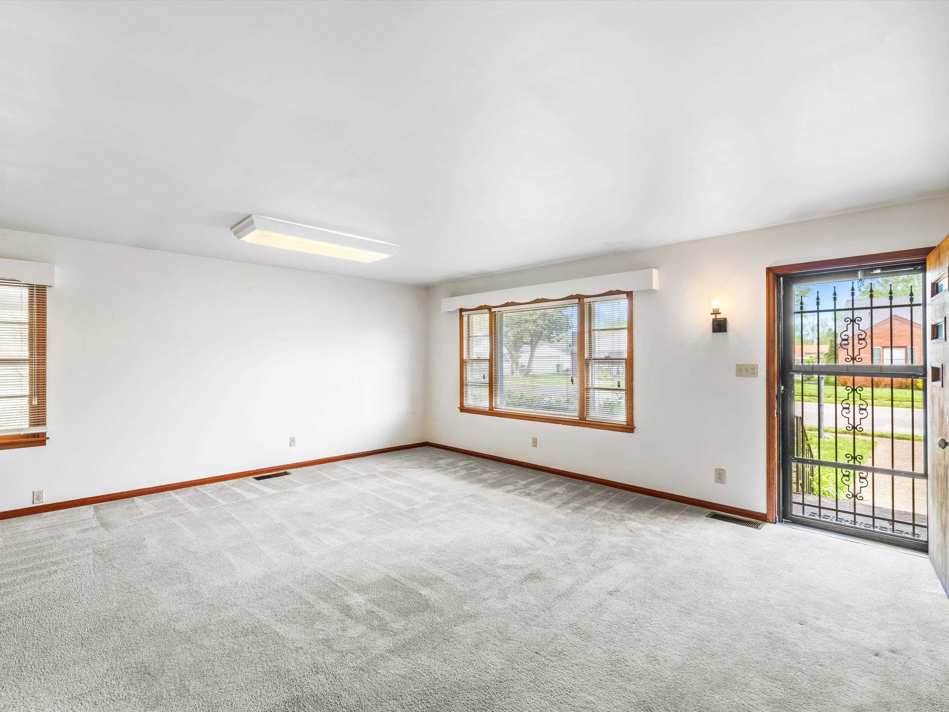 1742 Mohawk Dr, Owensboro, Kentucky 42301, 3 Bedrooms Bedrooms, ,1 BathroomBathrooms,Single Family Residence,For Sale,Mohawk Dr,91998