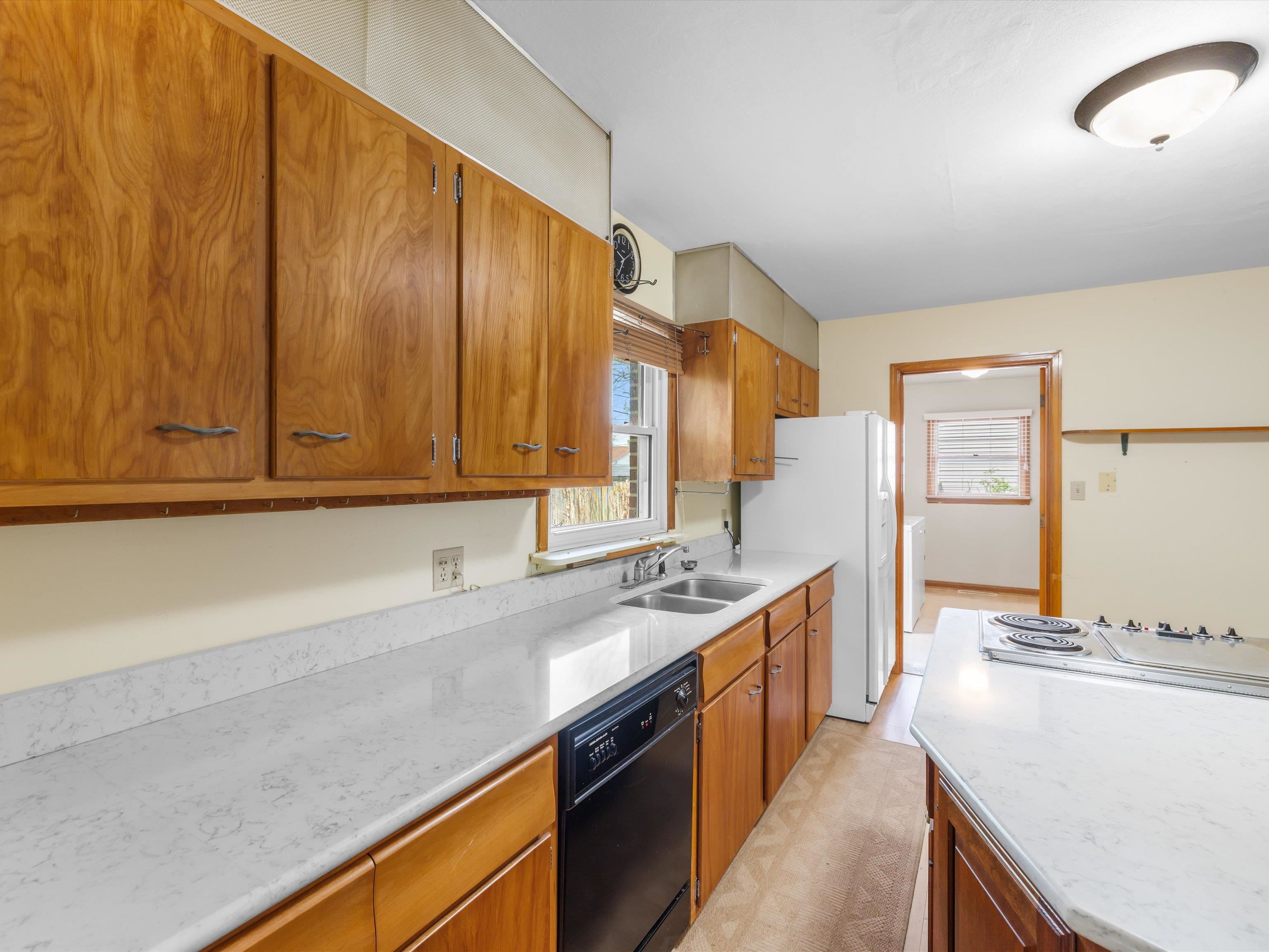 1742 Mohawk Dr, Owensboro, Kentucky 42301, 3 Bedrooms Bedrooms, ,1 BathroomBathrooms,Single Family Residence,For Sale,Mohawk Dr,91998
