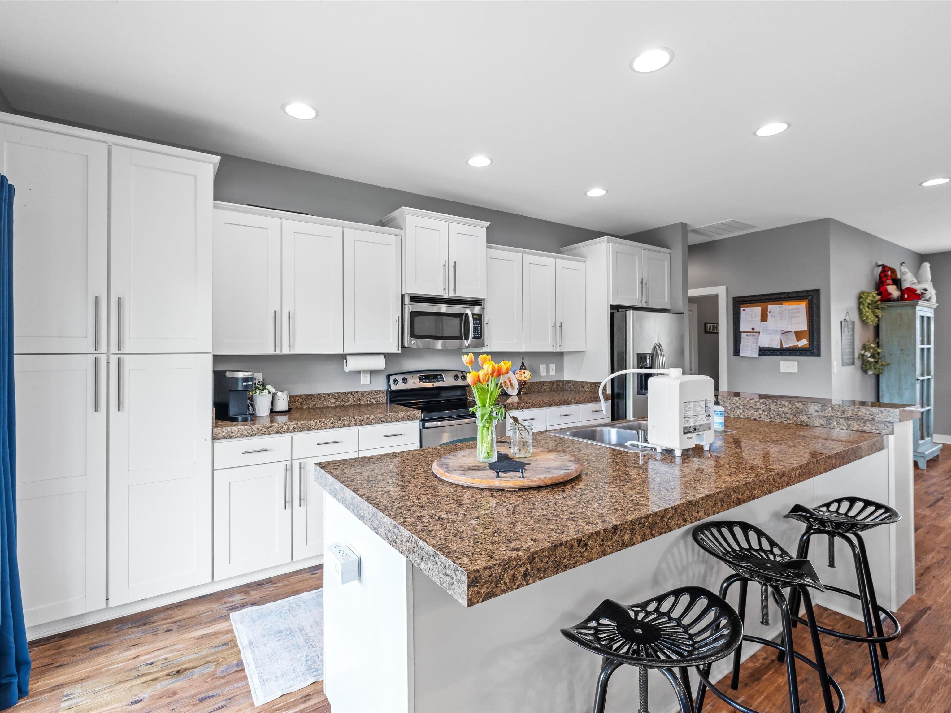 2236 Meadowhill Lane, Utica, Kentucky 42376, 3 Bedrooms Bedrooms, ,2 BathroomsBathrooms,Single Family Residence,For Sale,Meadowhill Lane,92001