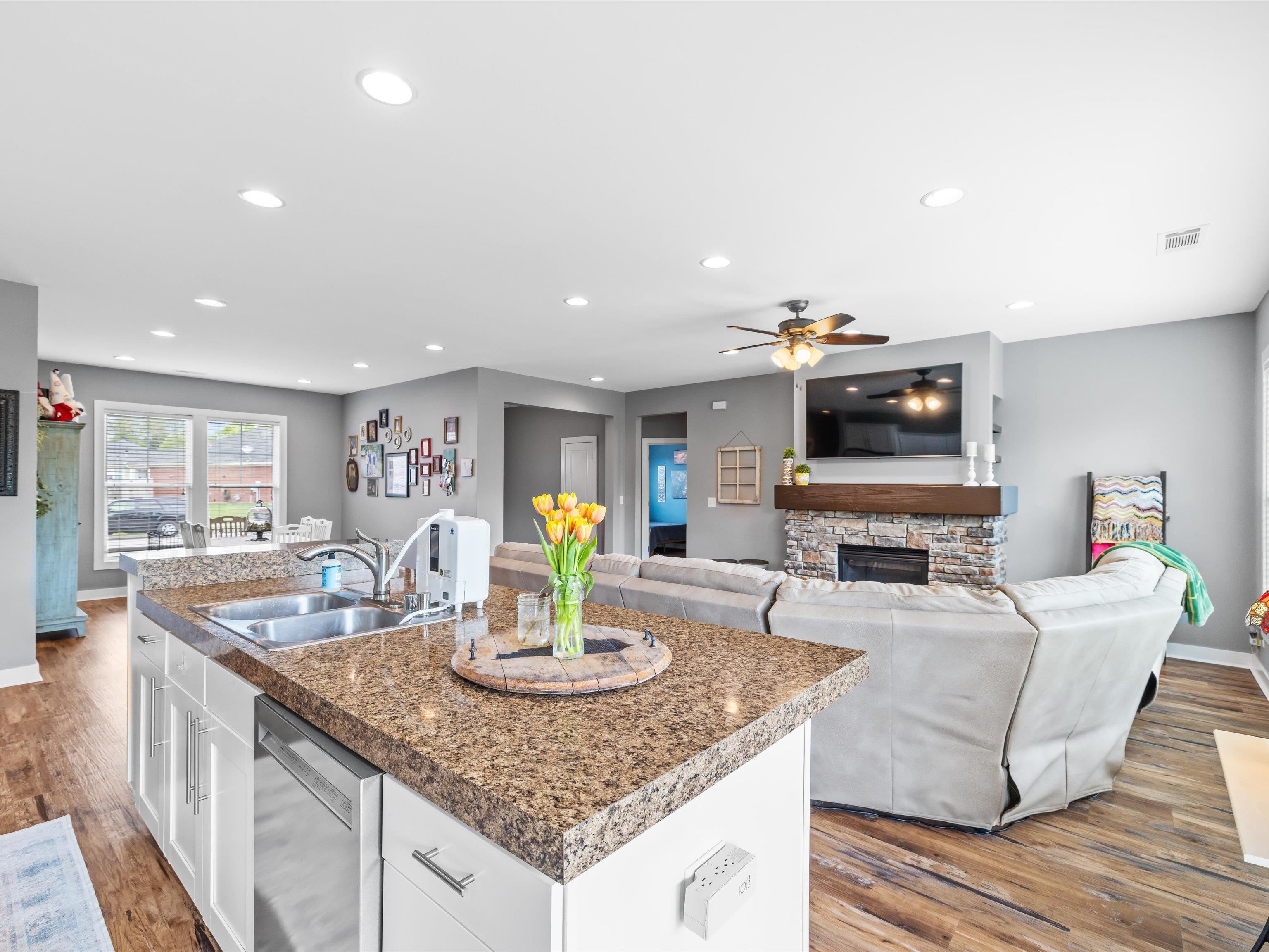 2236 Meadowhill Lane, Utica, Kentucky 42376, 3 Bedrooms Bedrooms, ,2 BathroomsBathrooms,Single Family Residence,For Sale,Meadowhill Lane,92001