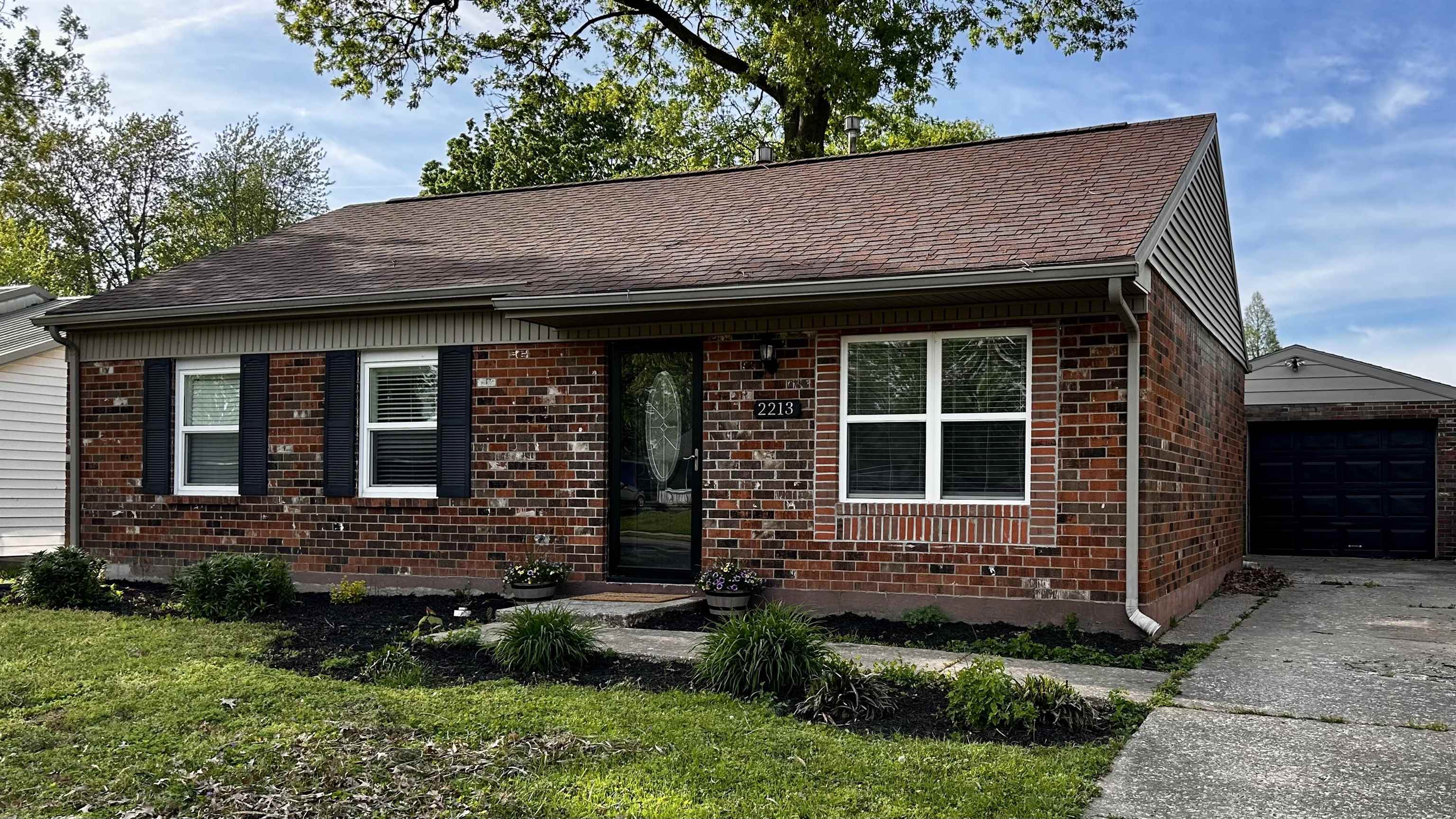 2213 Boarman Drive, Owensboro, Kentucky 42301, 3 Bedrooms Bedrooms, ,1 BathroomBathrooms,Single Family Residence,For Sale,Boarman Drive,92005