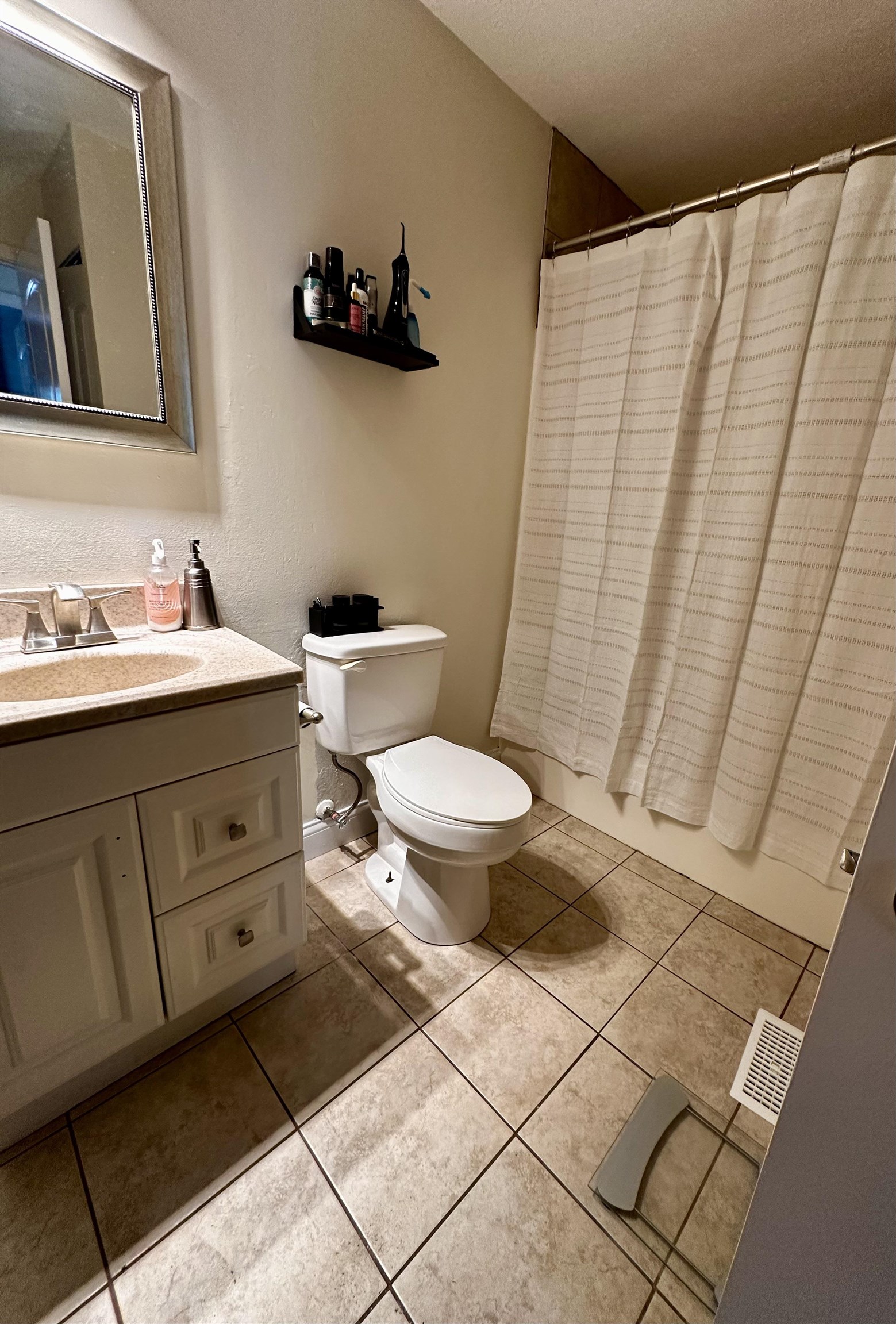 2213 Boarman Drive, Owensboro, Kentucky 42301, 3 Bedrooms Bedrooms, ,1 BathroomBathrooms,Single Family Residence,For Sale,Boarman Drive,92005