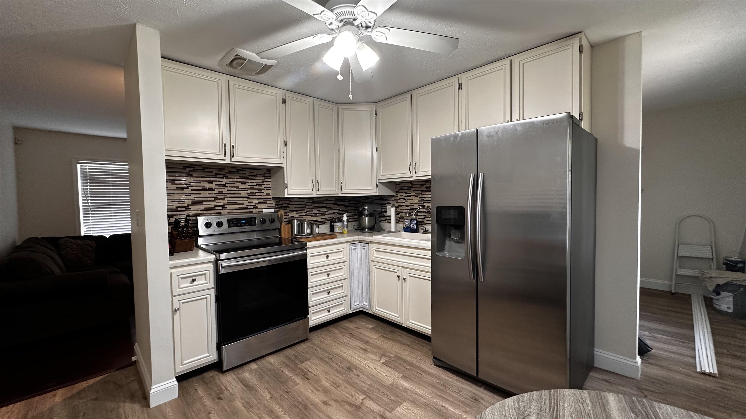 2213 Boarman Drive, Owensboro, Kentucky 42301, 3 Bedrooms Bedrooms, ,1 BathroomBathrooms,Single Family Residence,For Sale,Boarman Drive,92005
